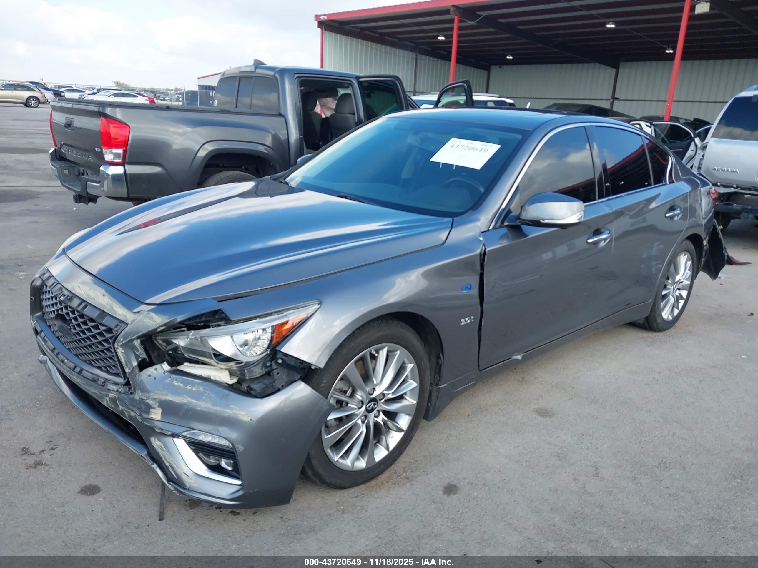 INFINITI Q50 image 2