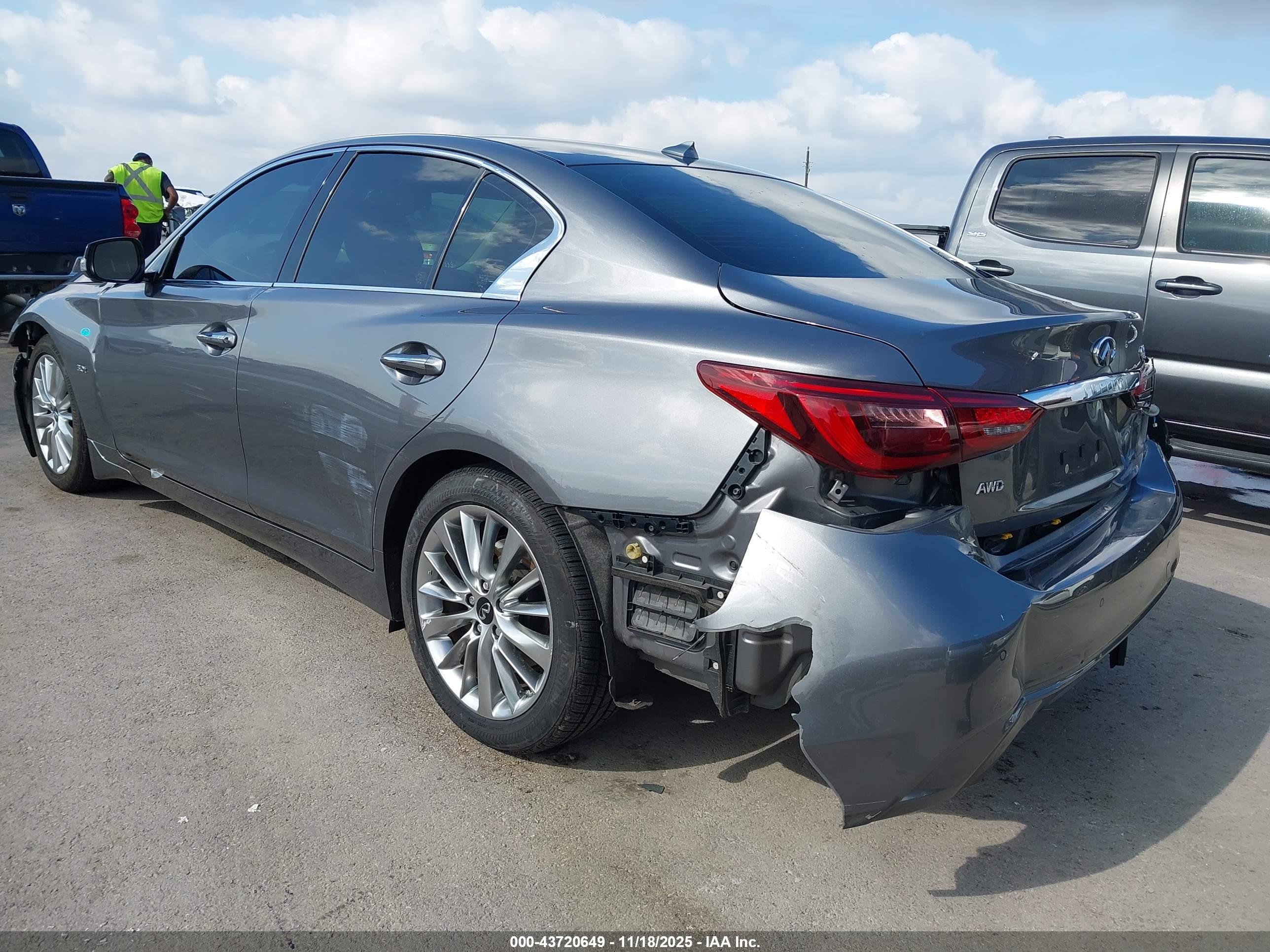 INFINITI Q50 image 3