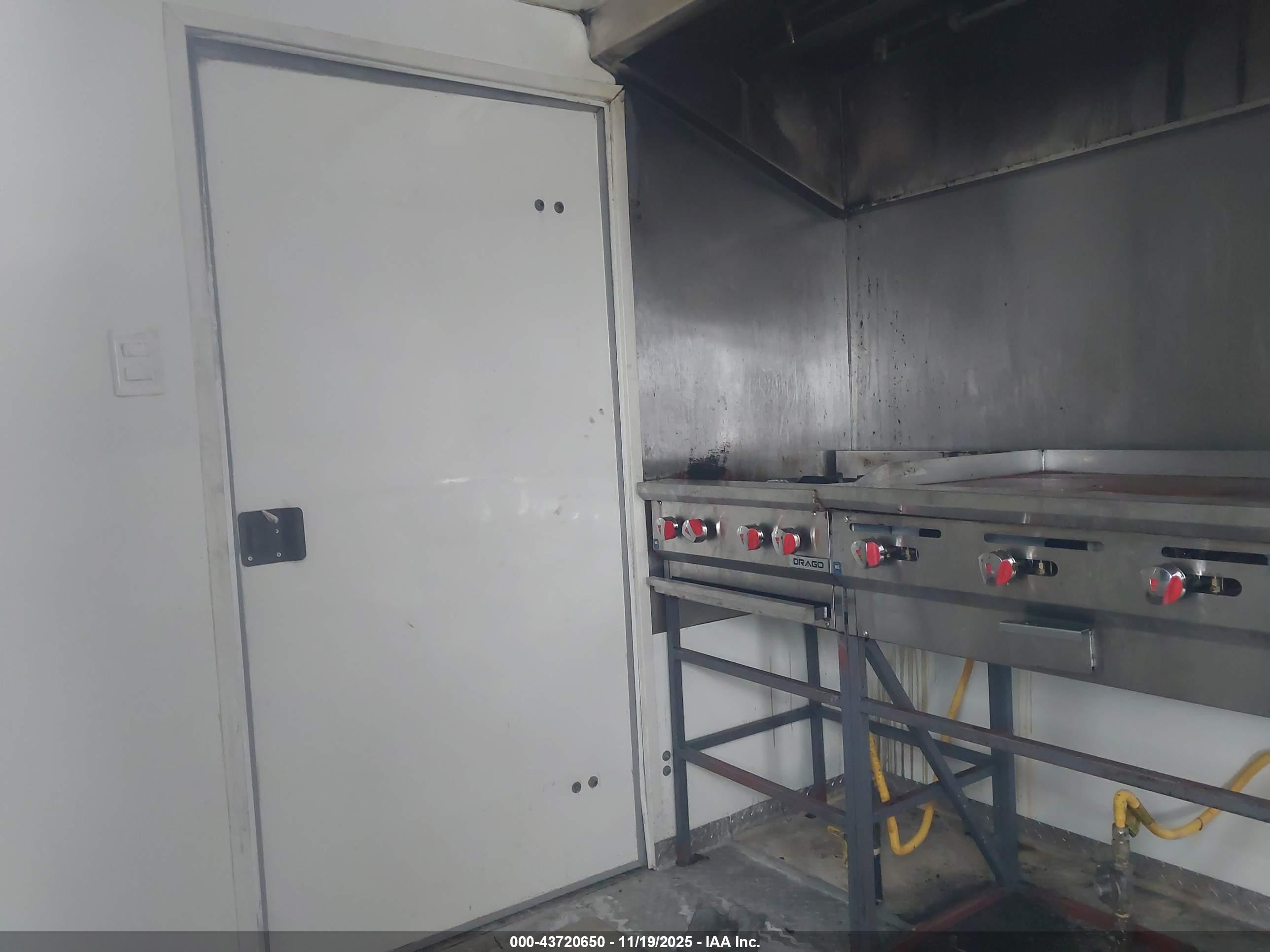 FUD TRAILERS image 8
