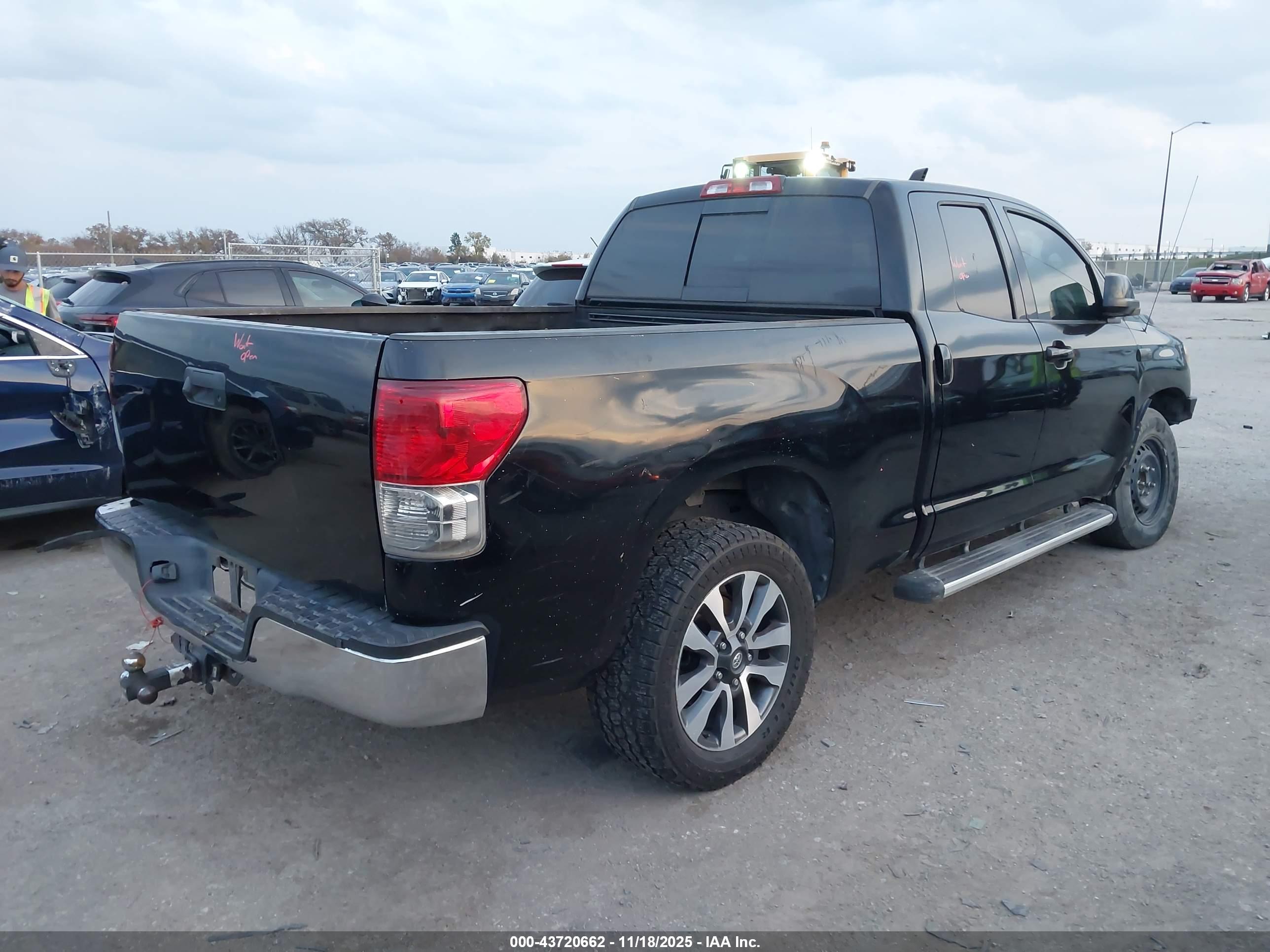 TOYOTA TUNDRA image 4