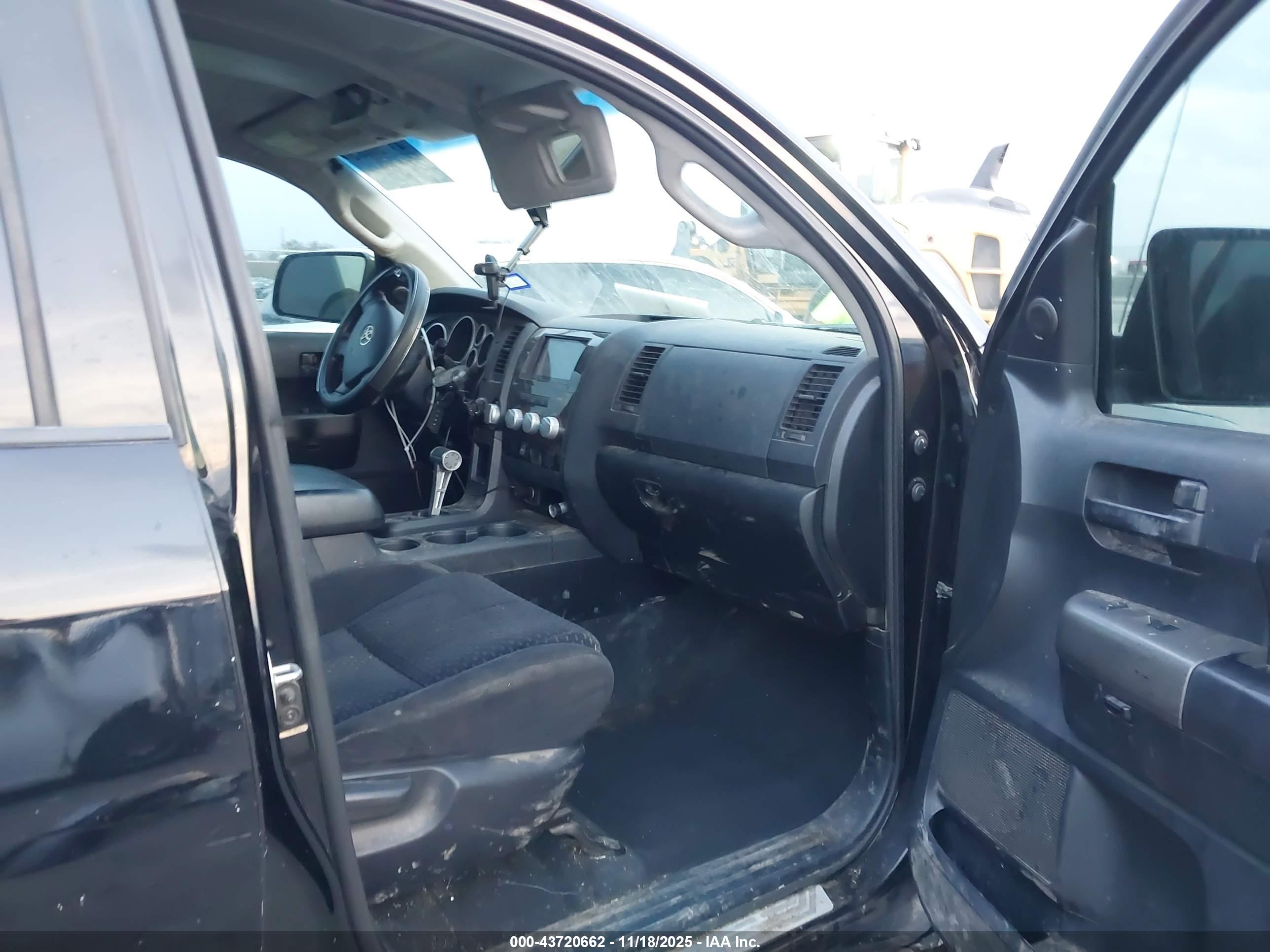 TOYOTA TUNDRA image 5