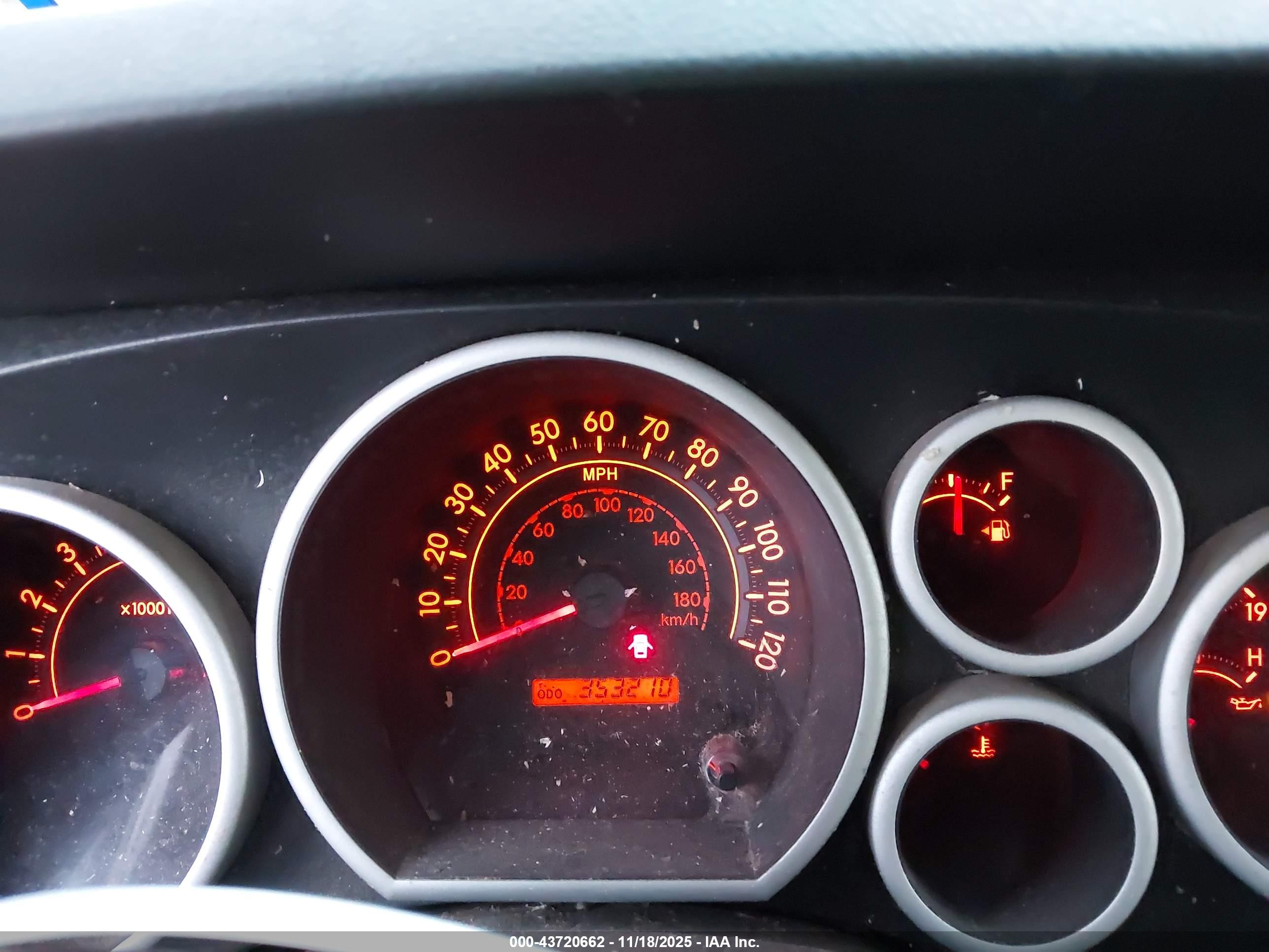 TOYOTA TUNDRA image 7