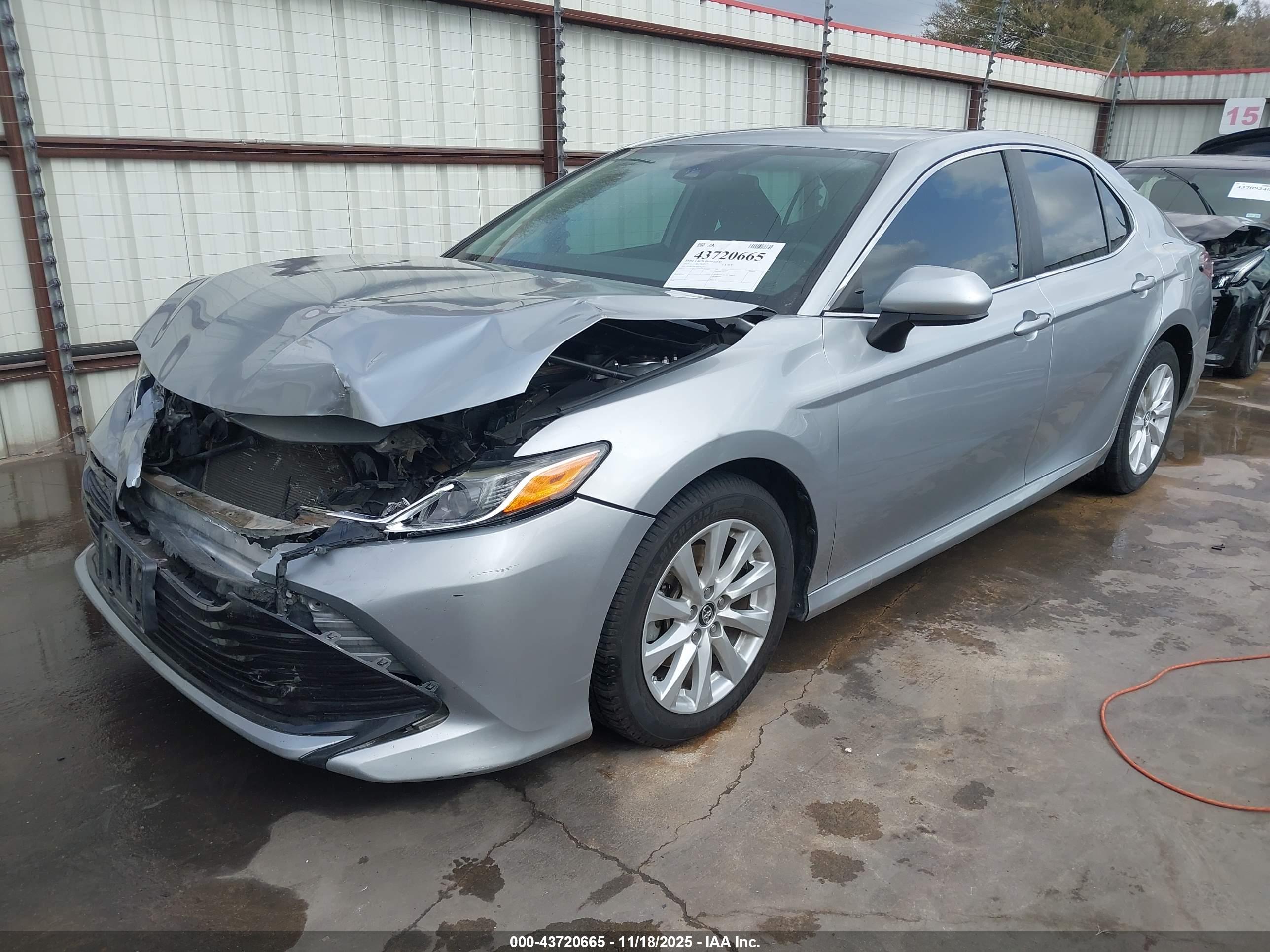 TOYOTA CAMRY image 2