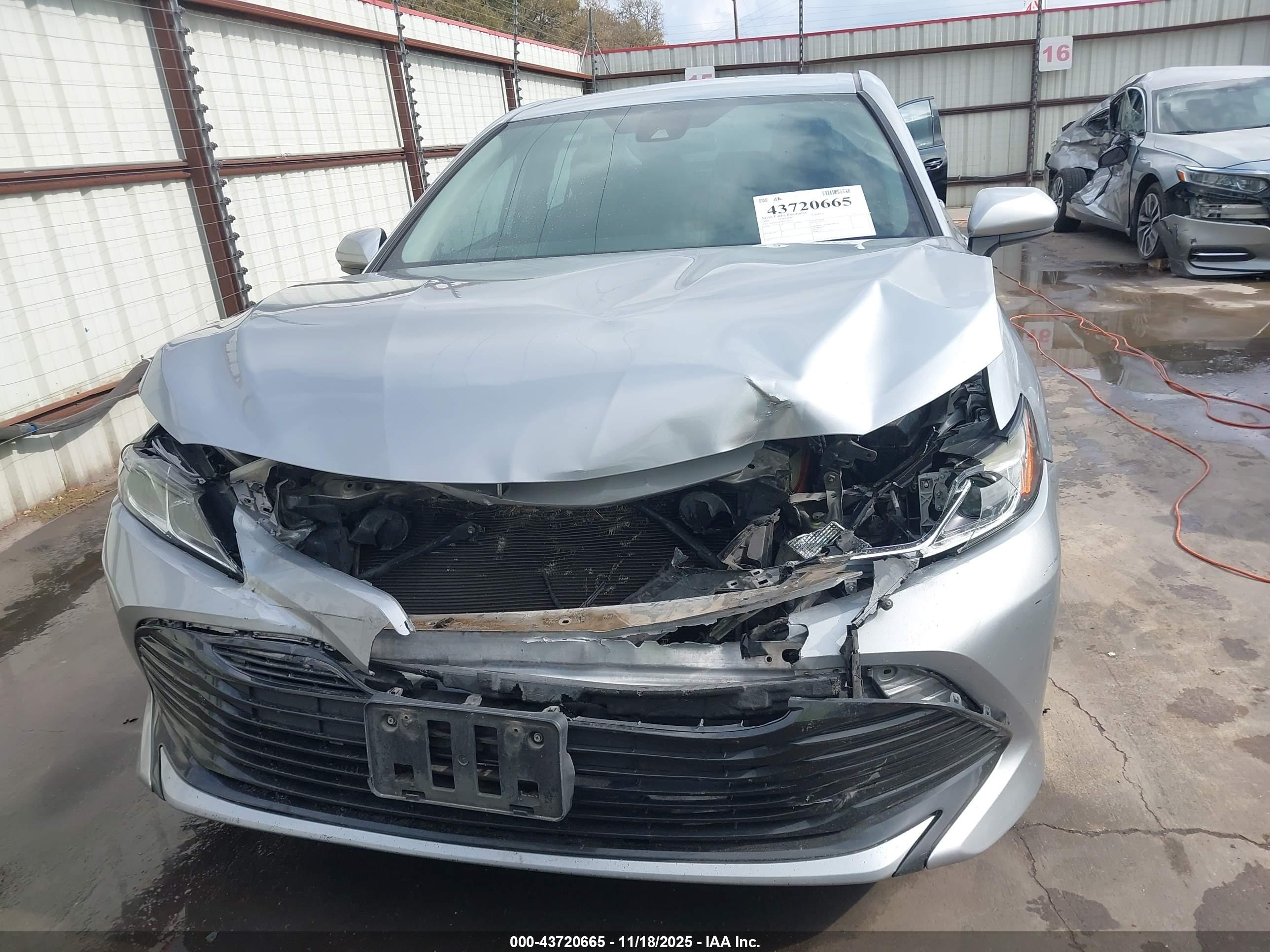 TOYOTA CAMRY image 6