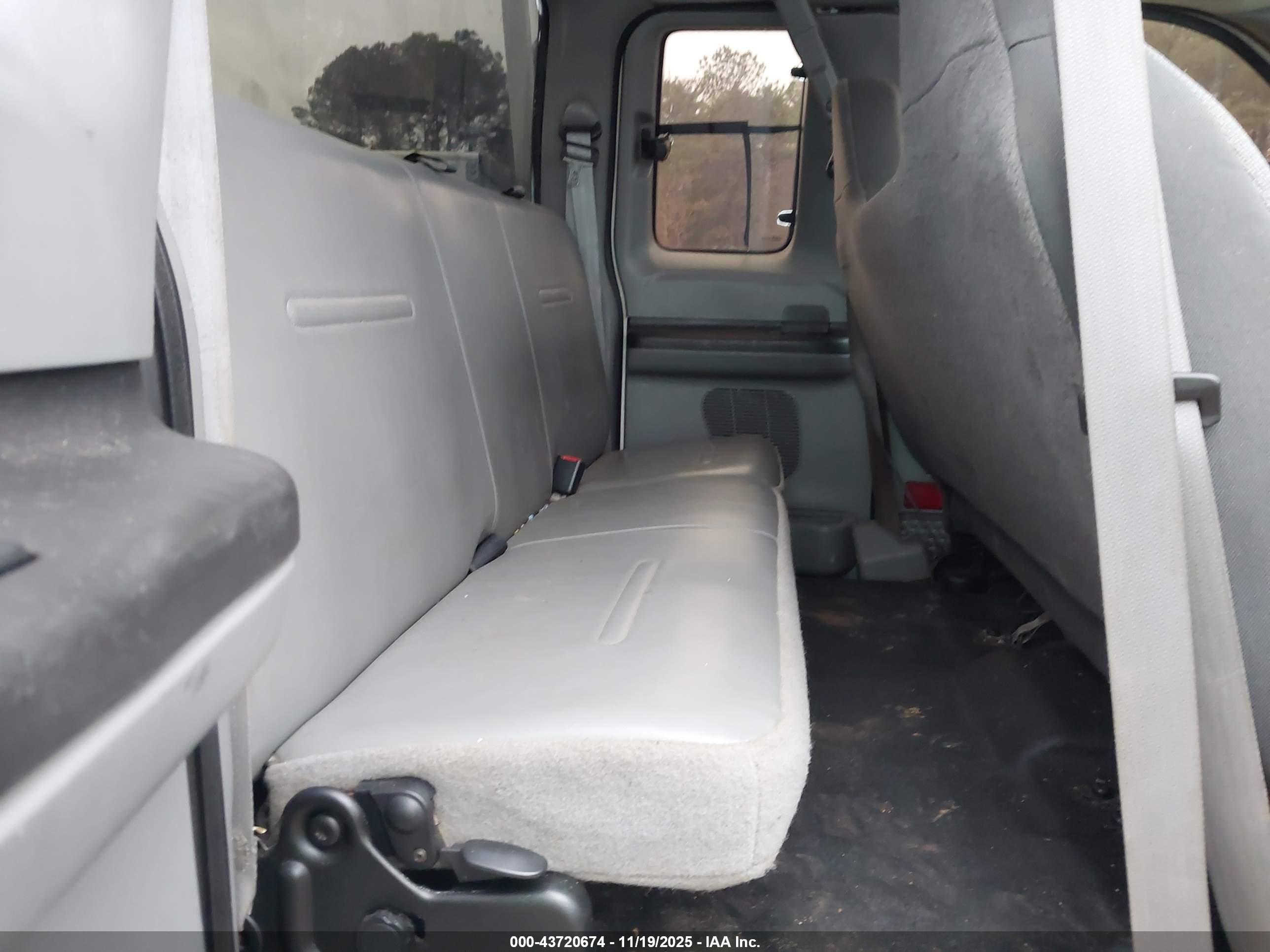 FORD F-350 image 7