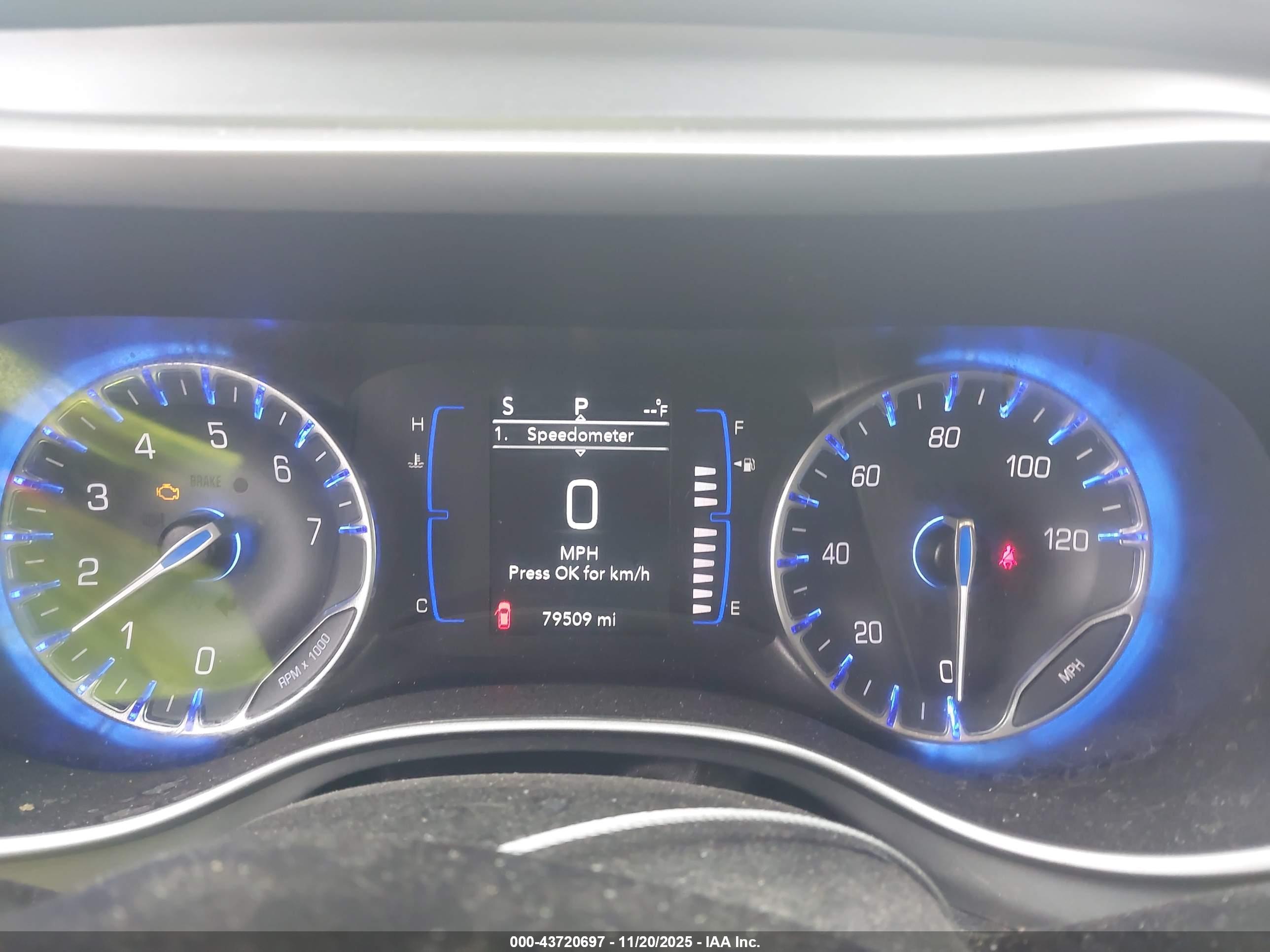 CHRYSLER PACIFICA image 7
