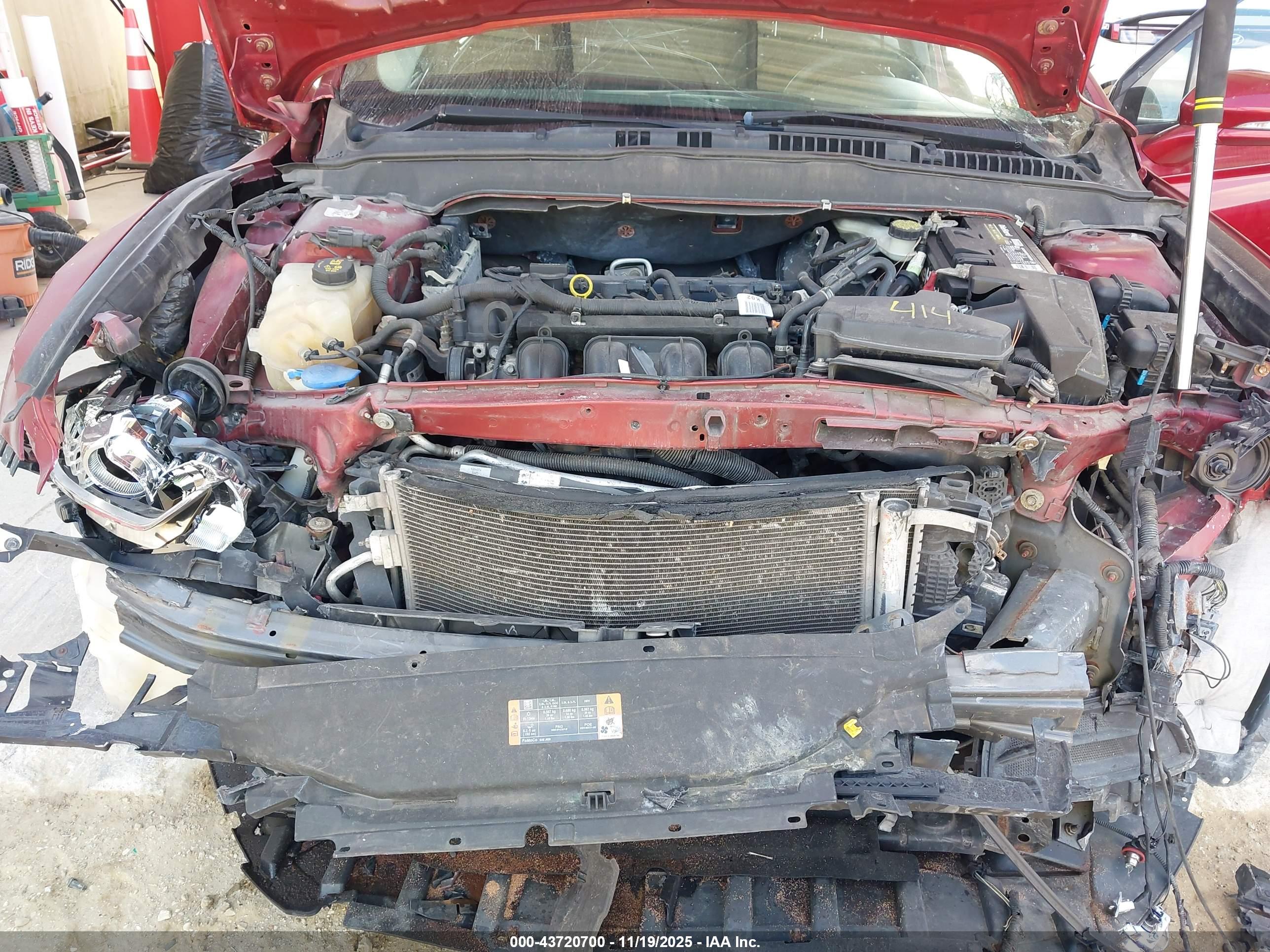 FORD FUSION image 10