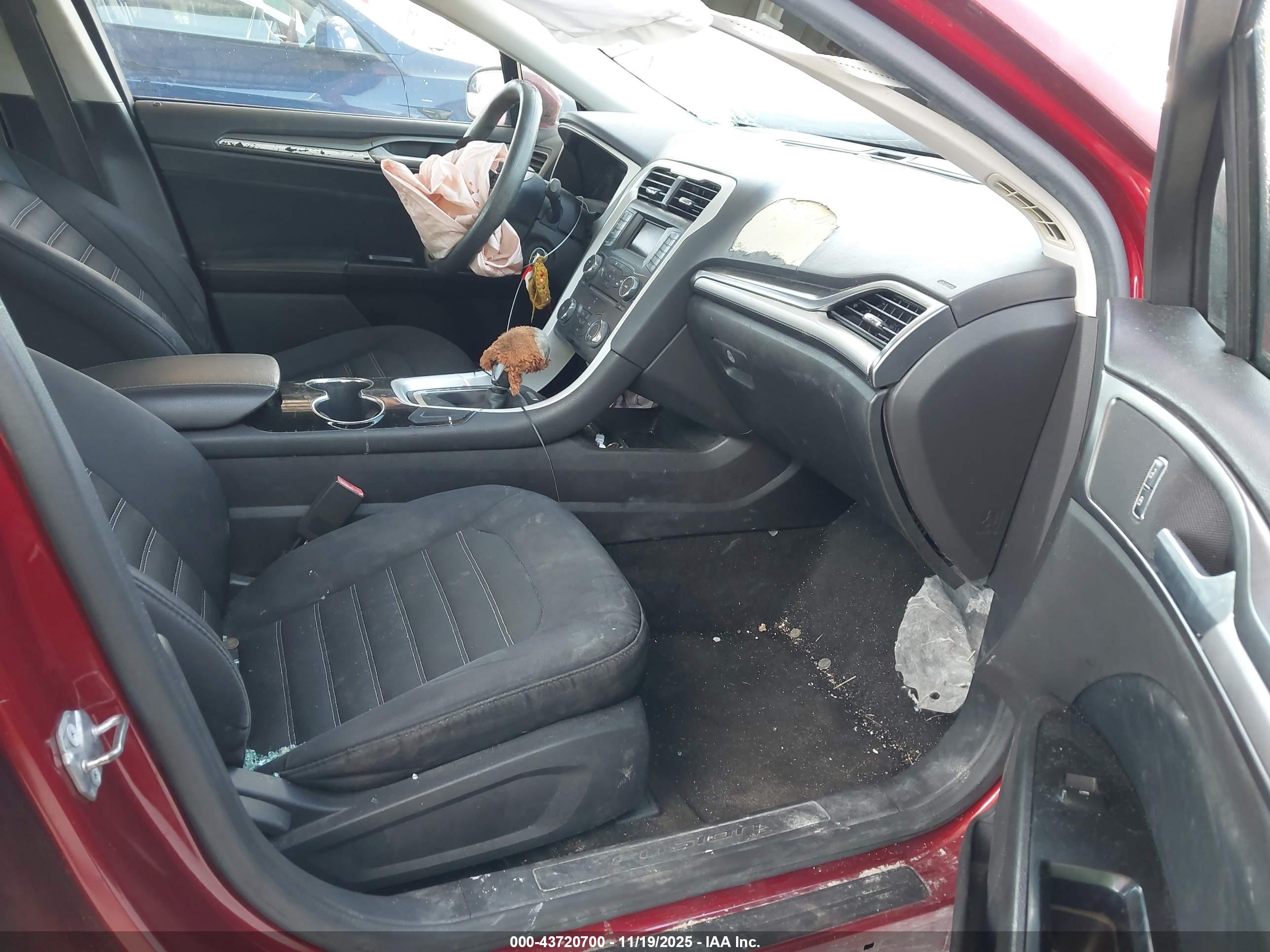 FORD FUSION image 5