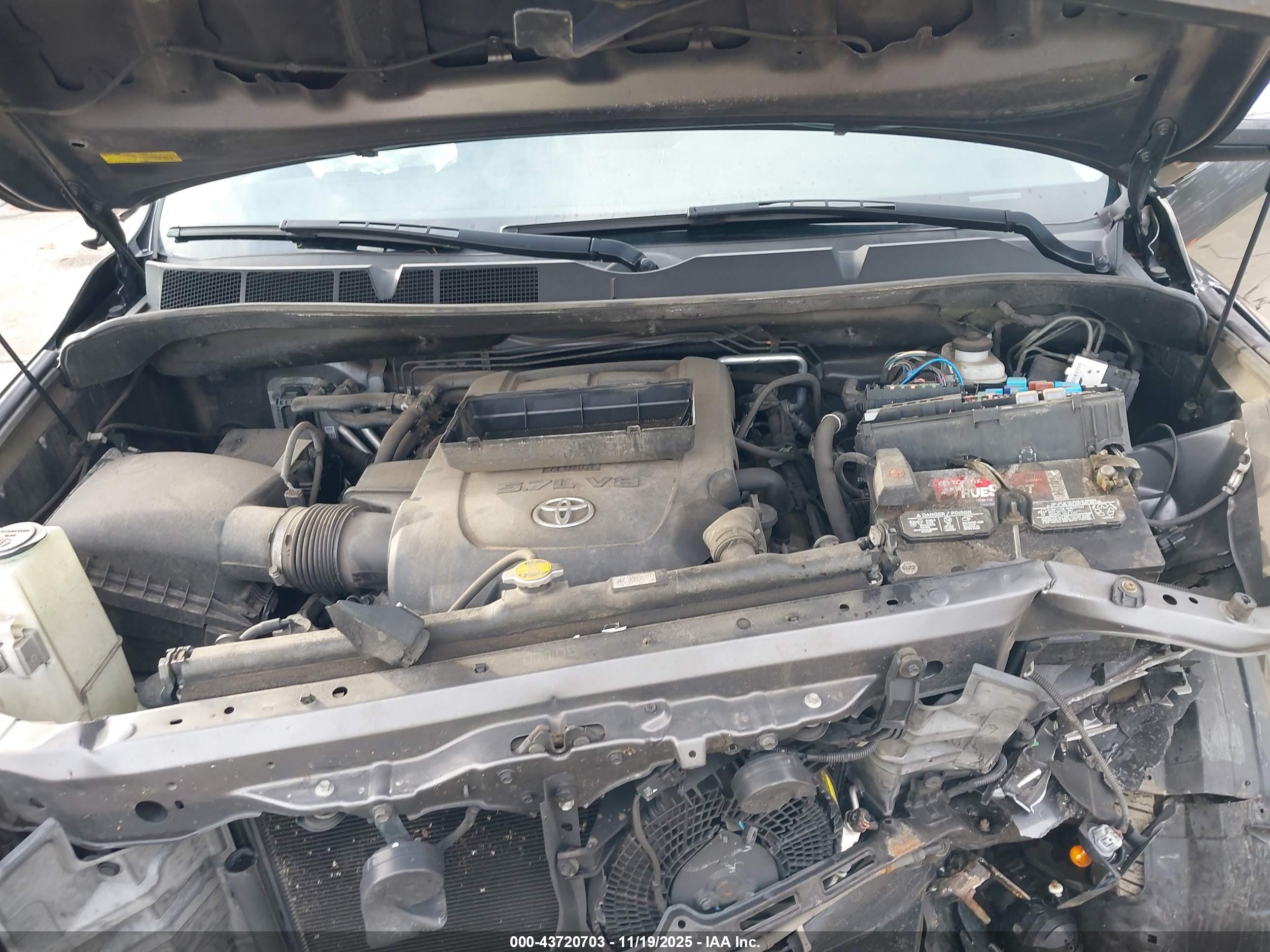 TOYOTA SEQUOIA image 10