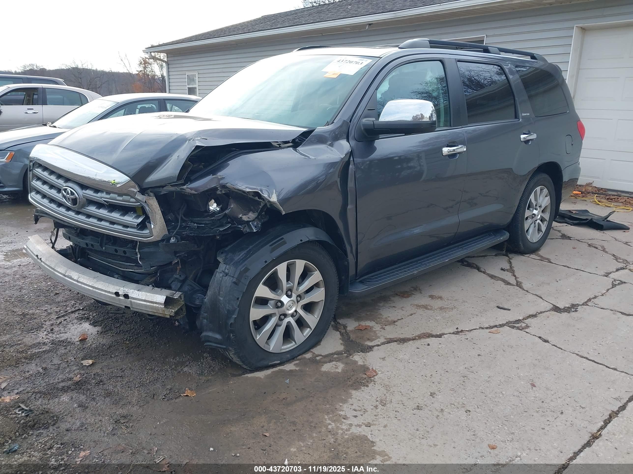 TOYOTA SEQUOIA image 2