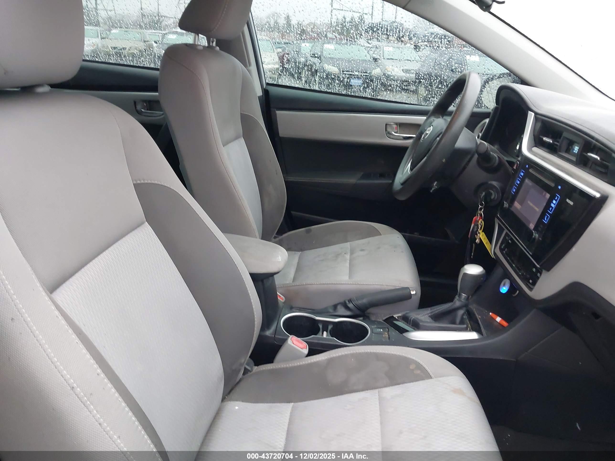 TOYOTA COROLLA image 5