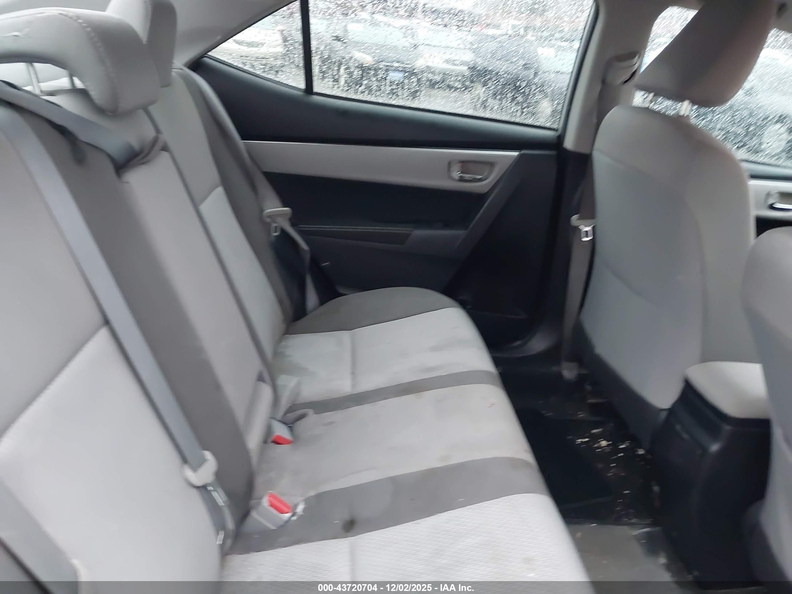 TOYOTA COROLLA image 8