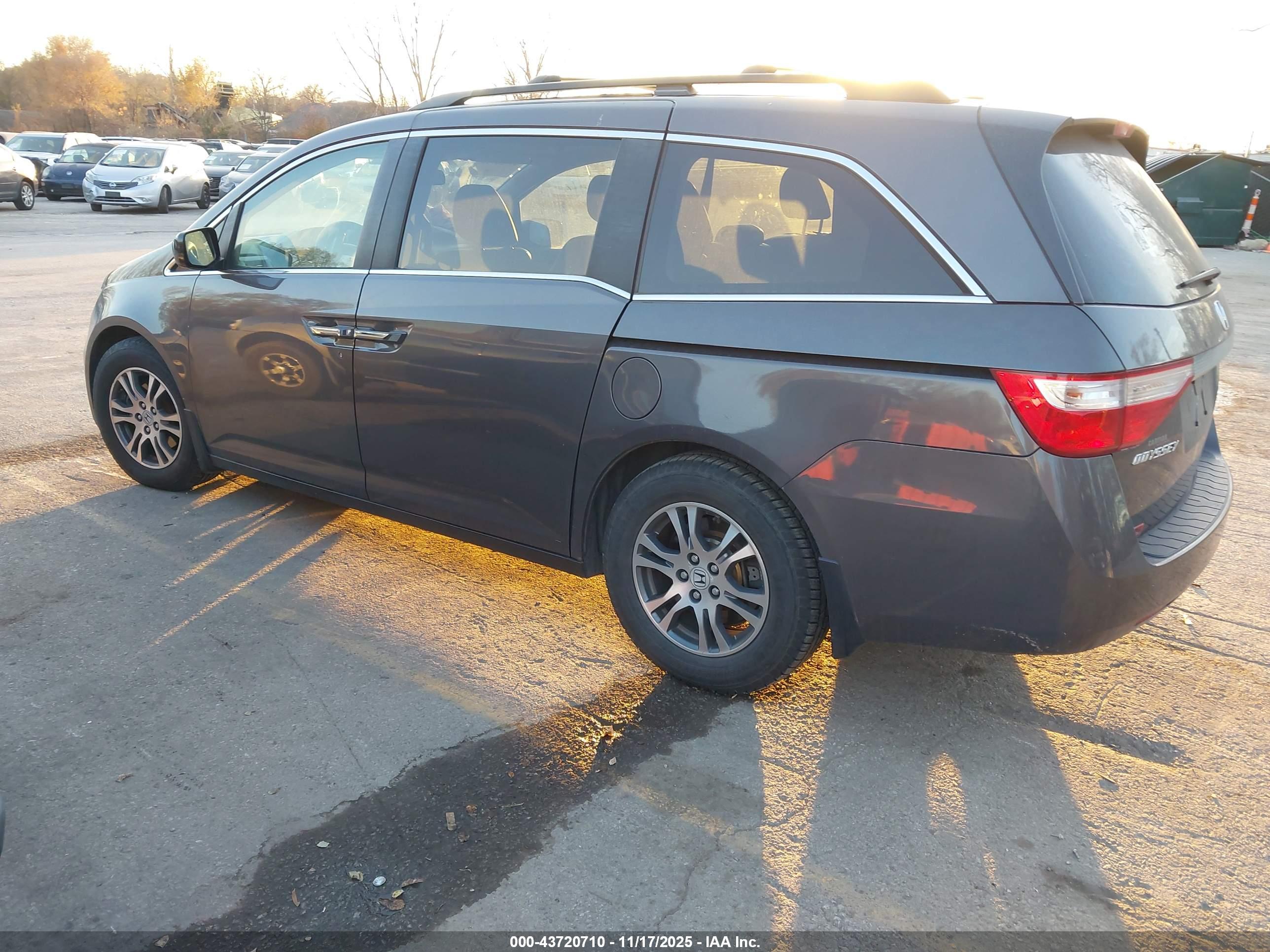 HONDA ODYSSEY image 3