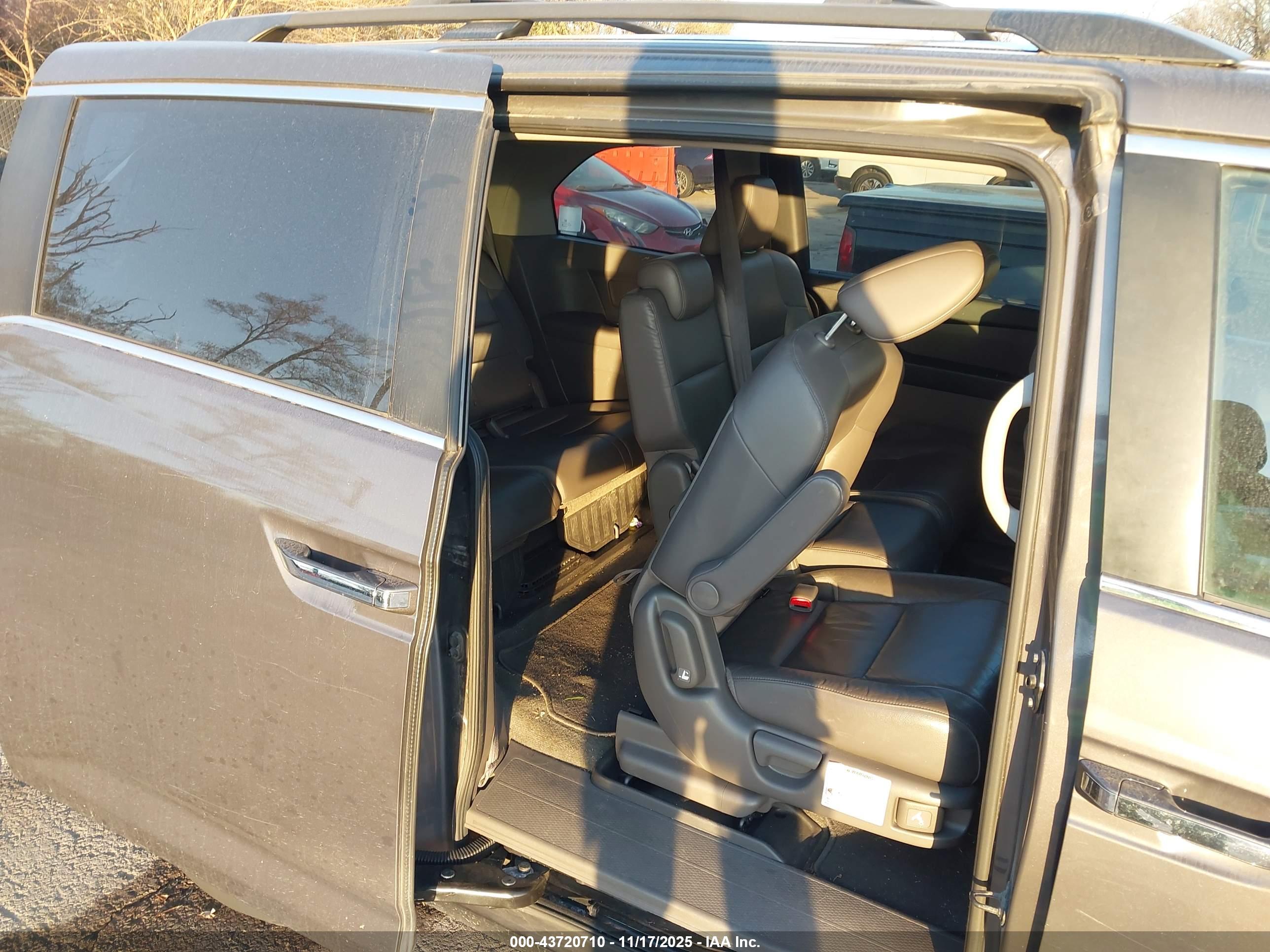 HONDA ODYSSEY image 8