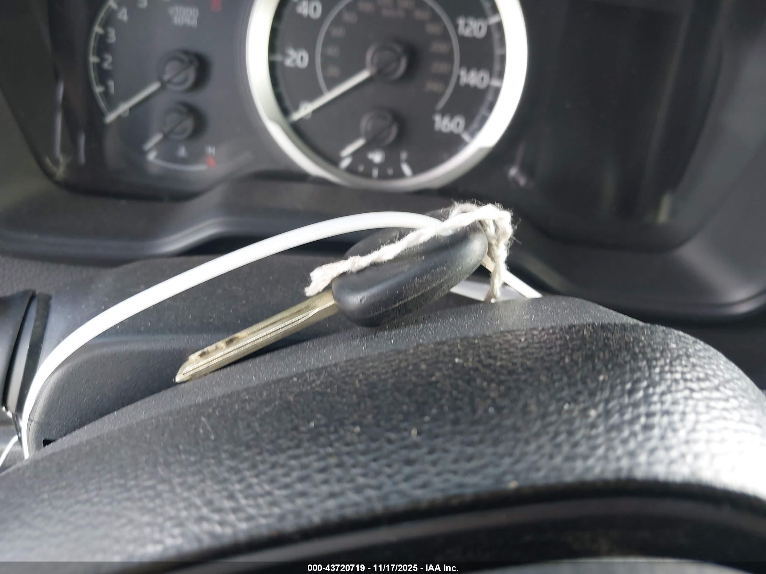 TOYOTA COROLLA image 11
