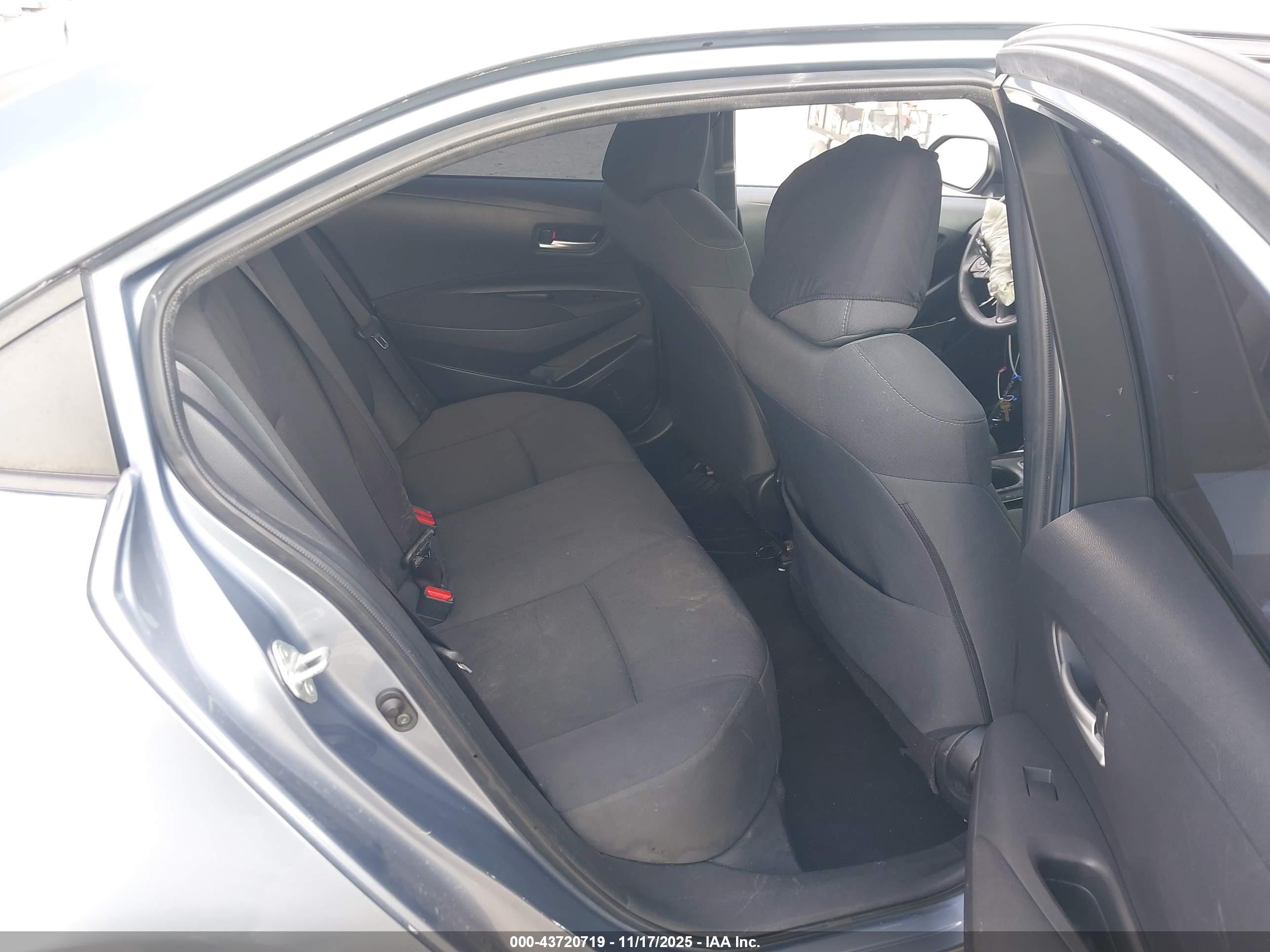 TOYOTA COROLLA image 8