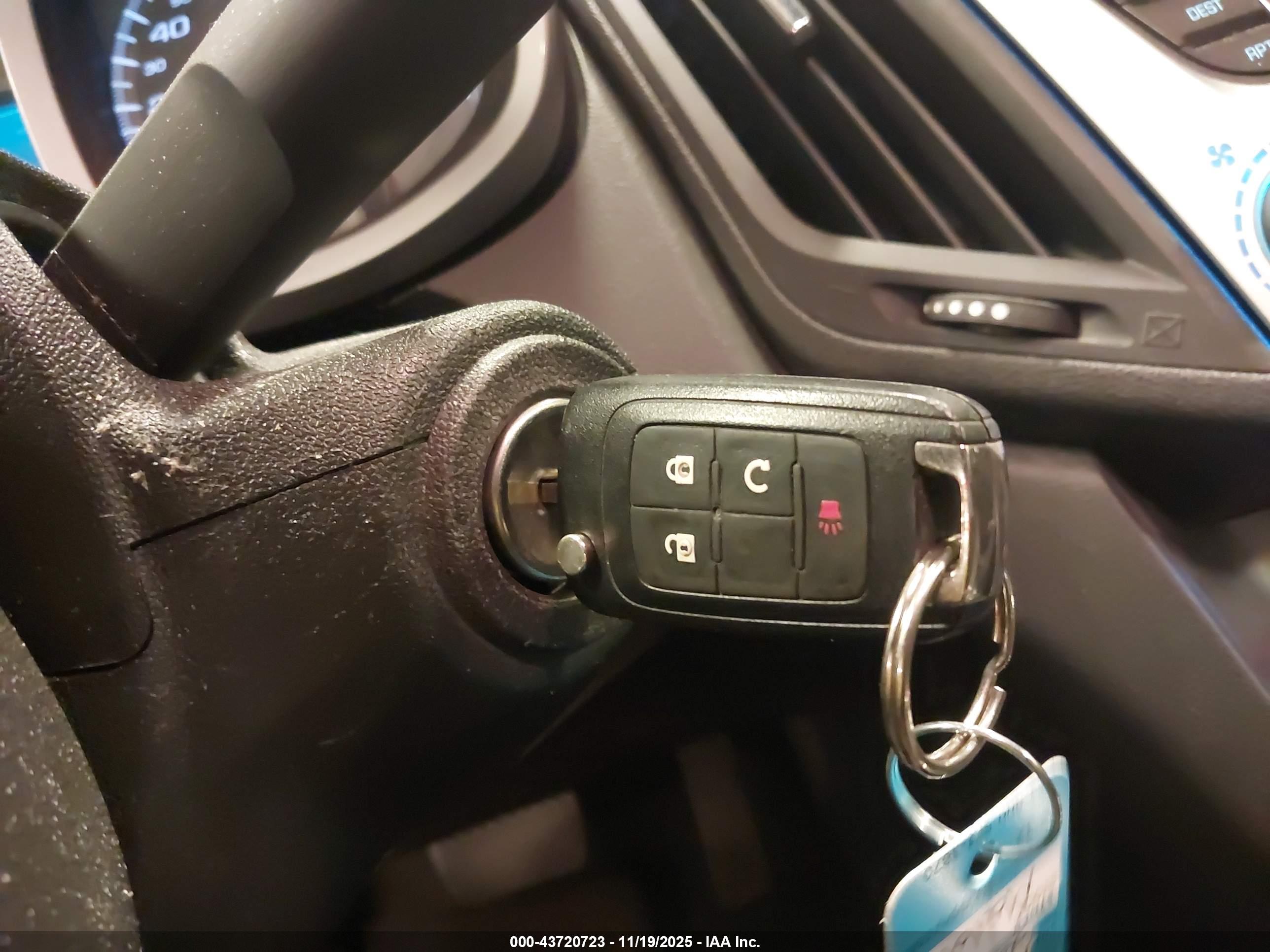 CHEVROLET EQUINOX image 11