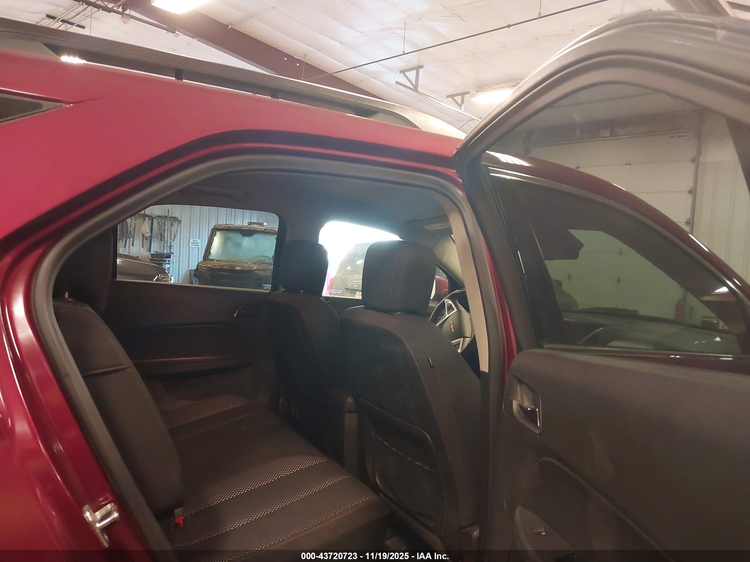 CHEVROLET EQUINOX image 8