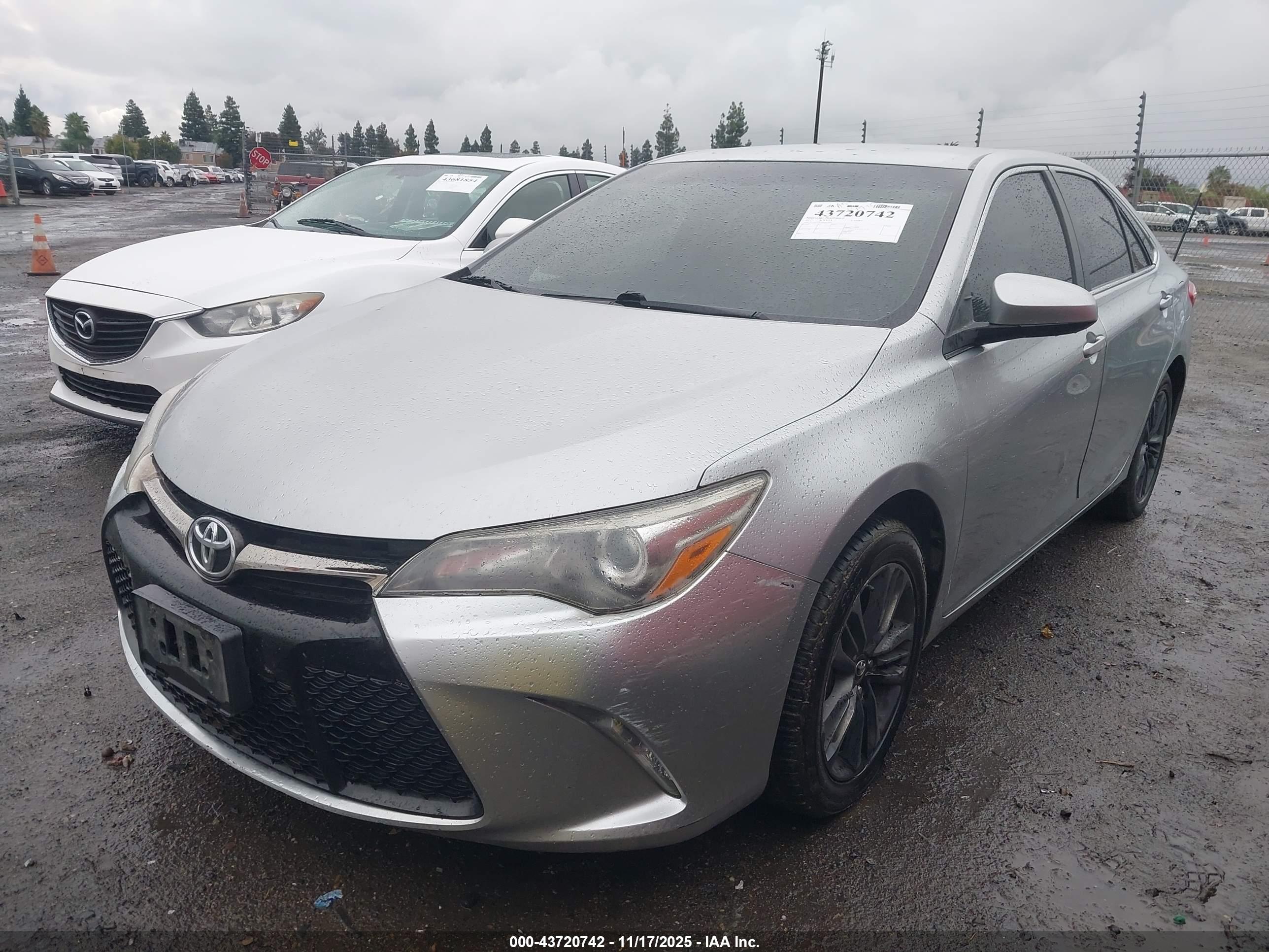 TOYOTA CAMRY image 2
