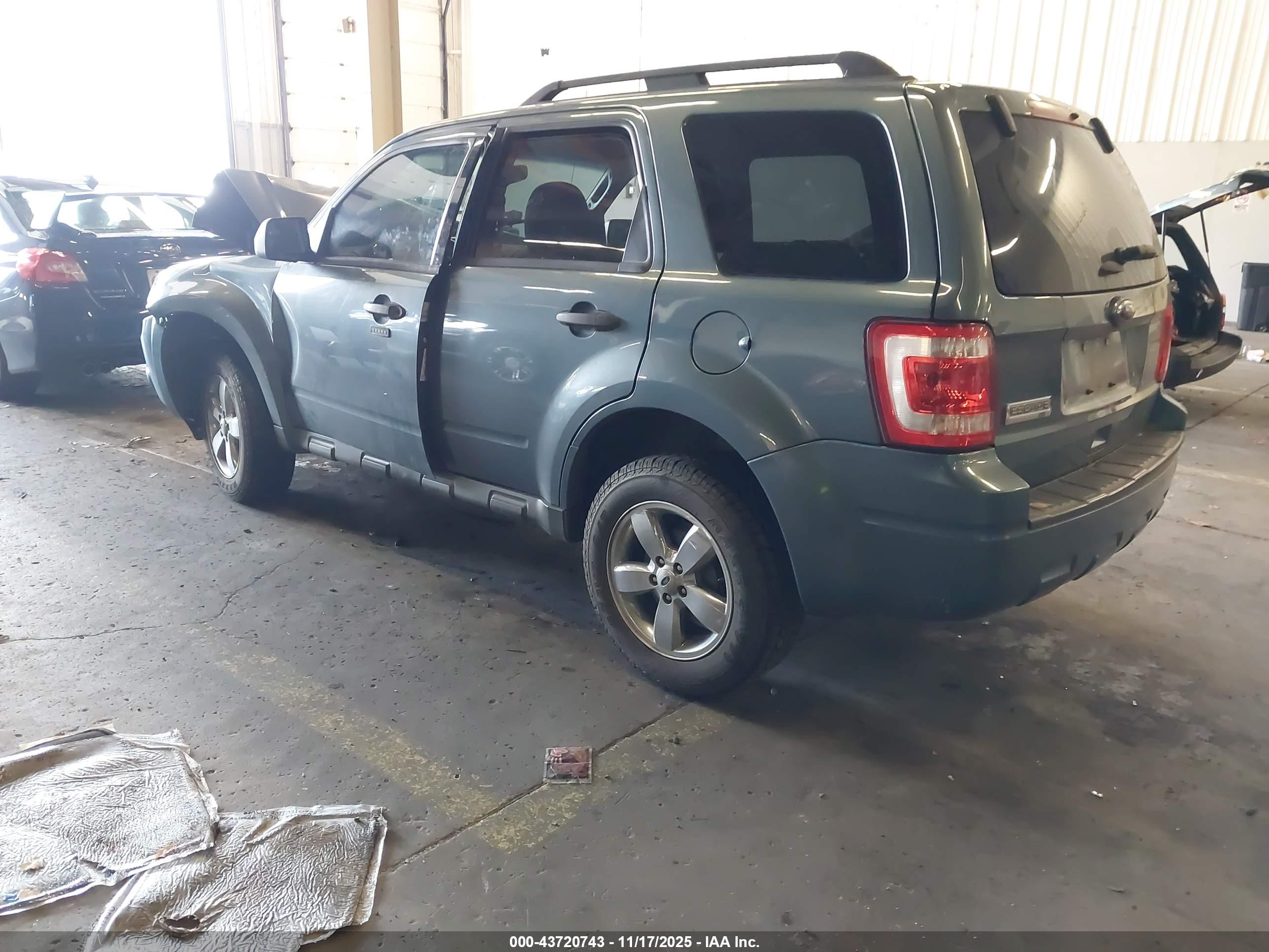 FORD ESCAPE image 3