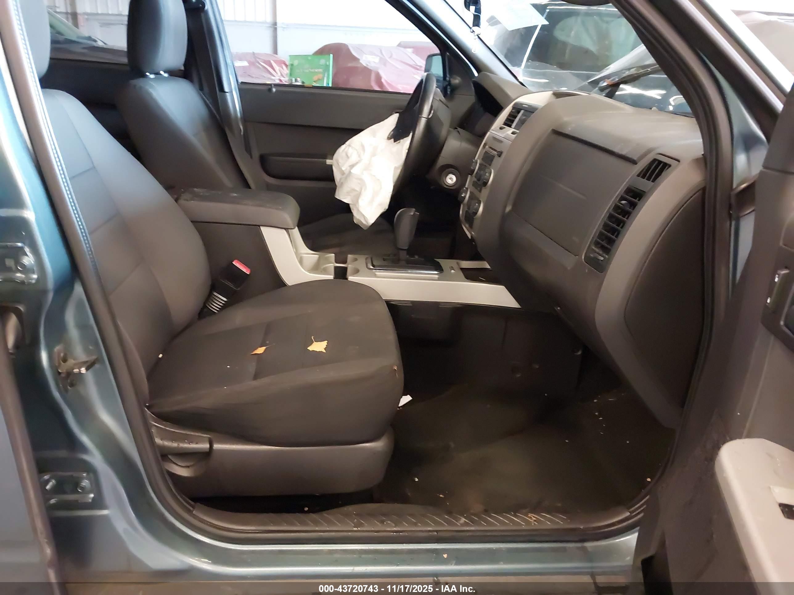 FORD ESCAPE image 5