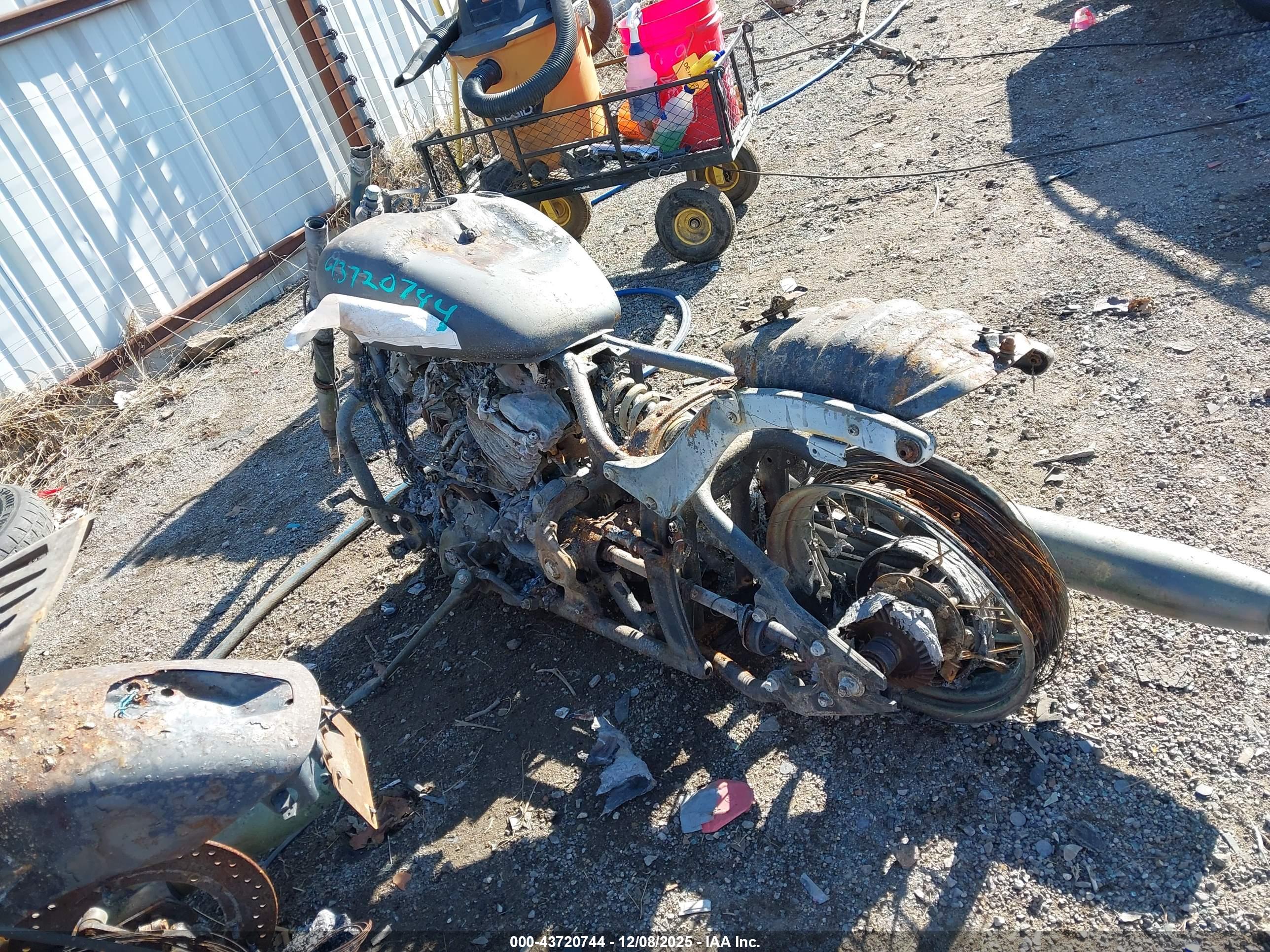 YAMAHA XVS650 image 3
