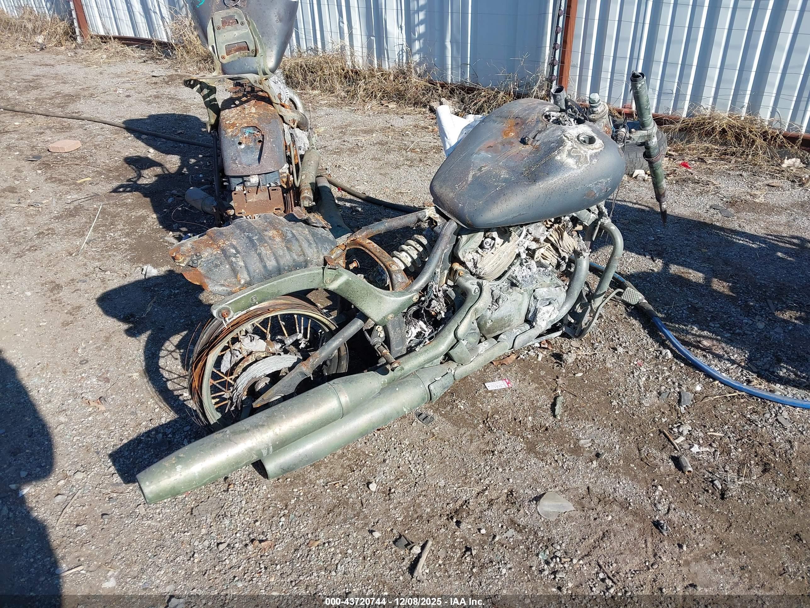 YAMAHA XVS650 image 4