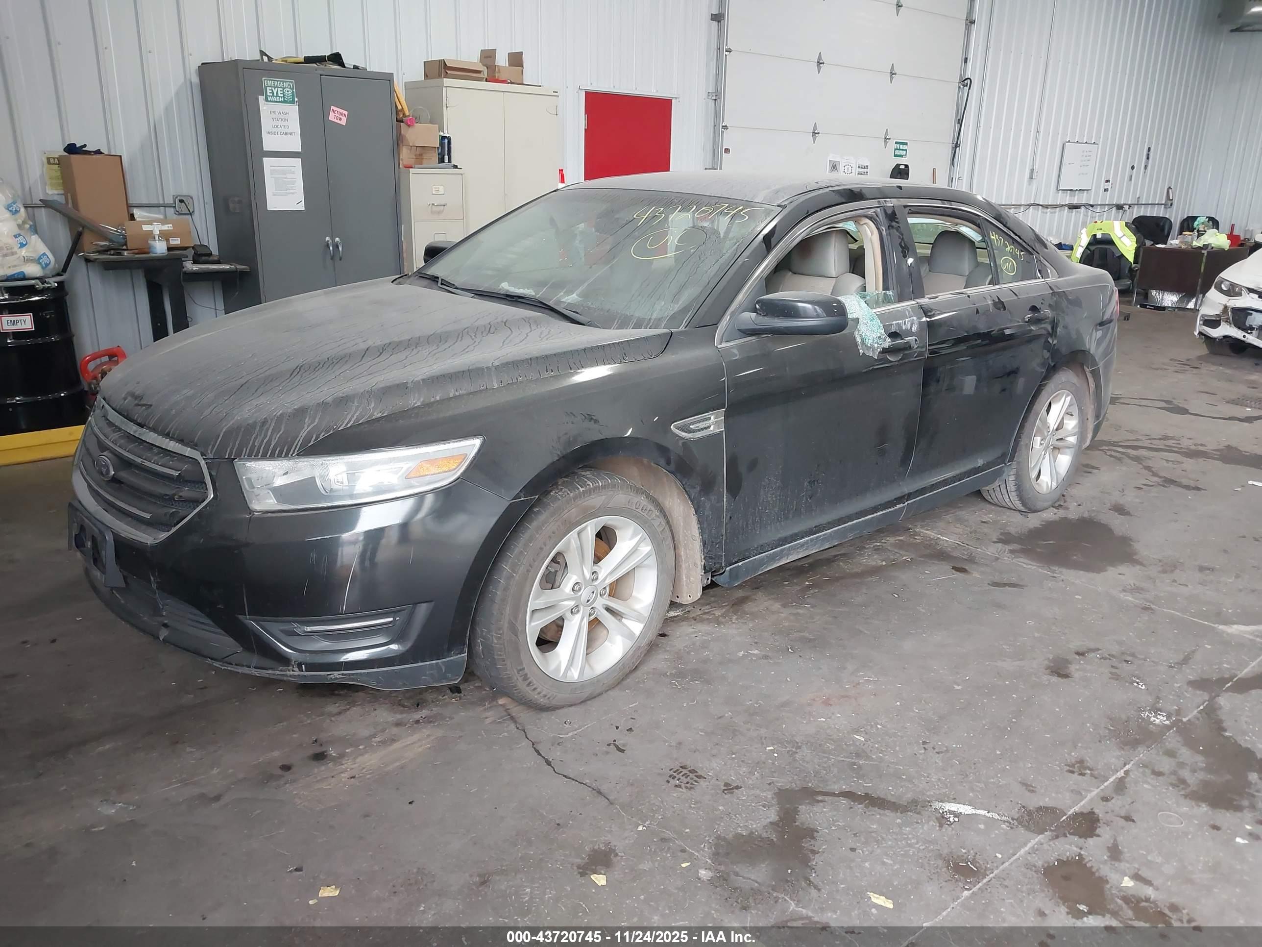 FORD TAURUS image 2
