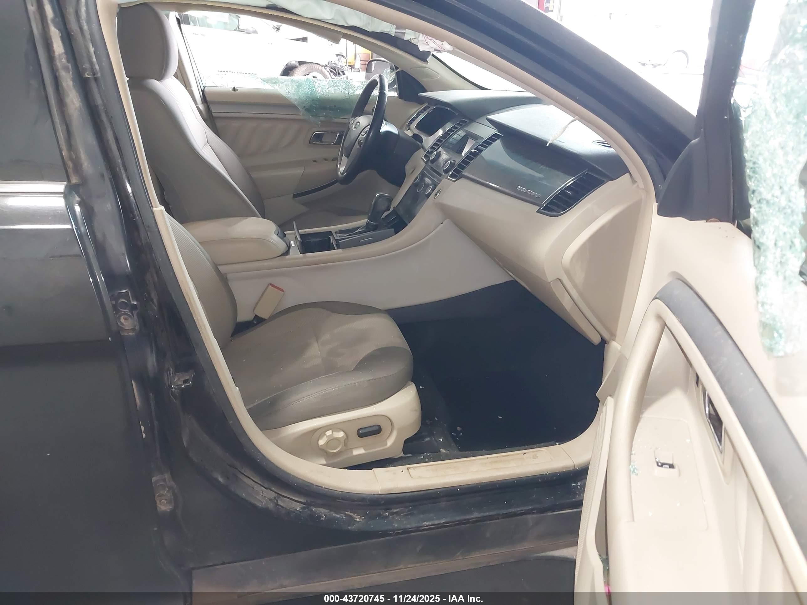 FORD TAURUS image 5
