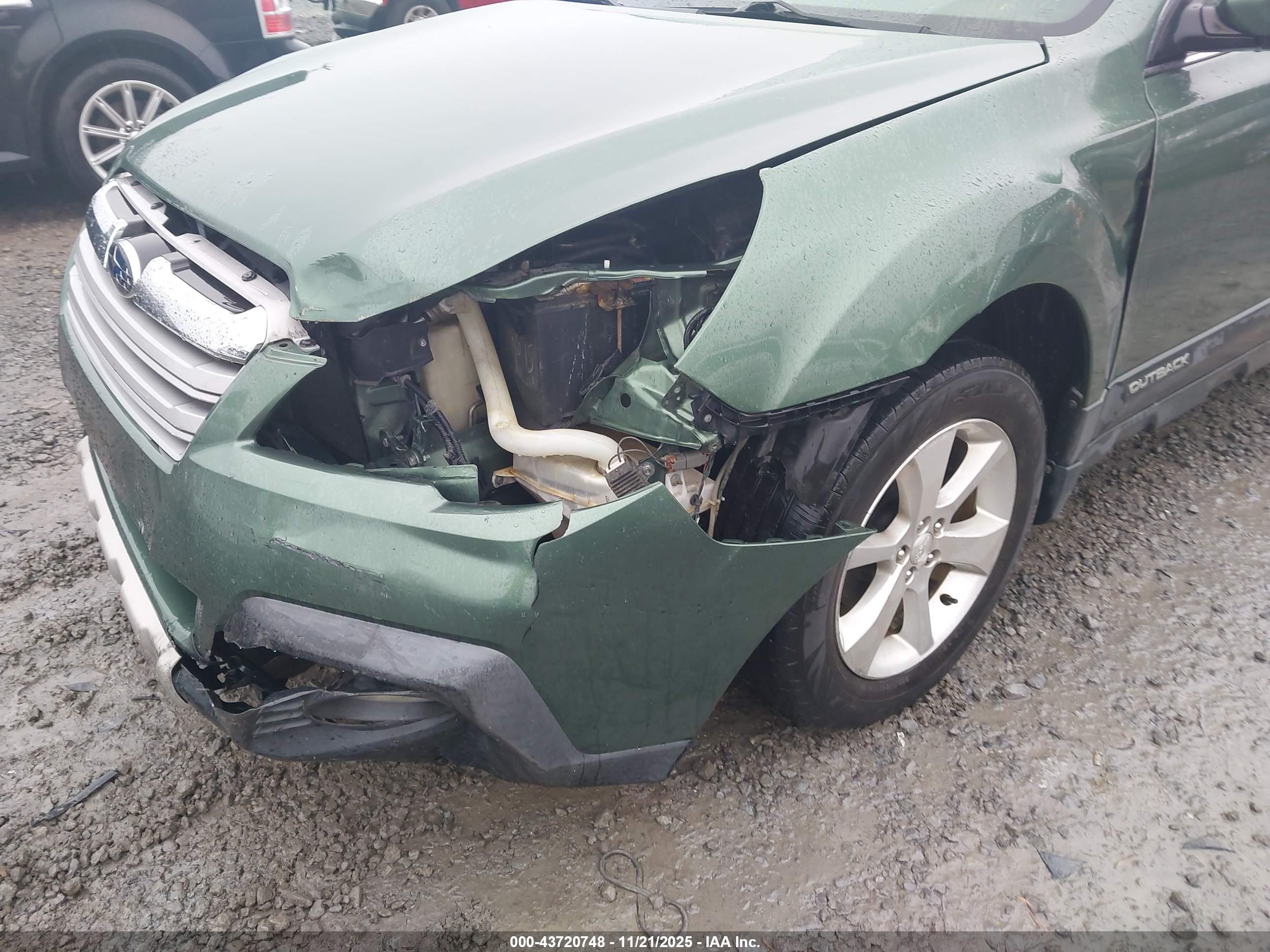 SUBARU OUTBACK image 6