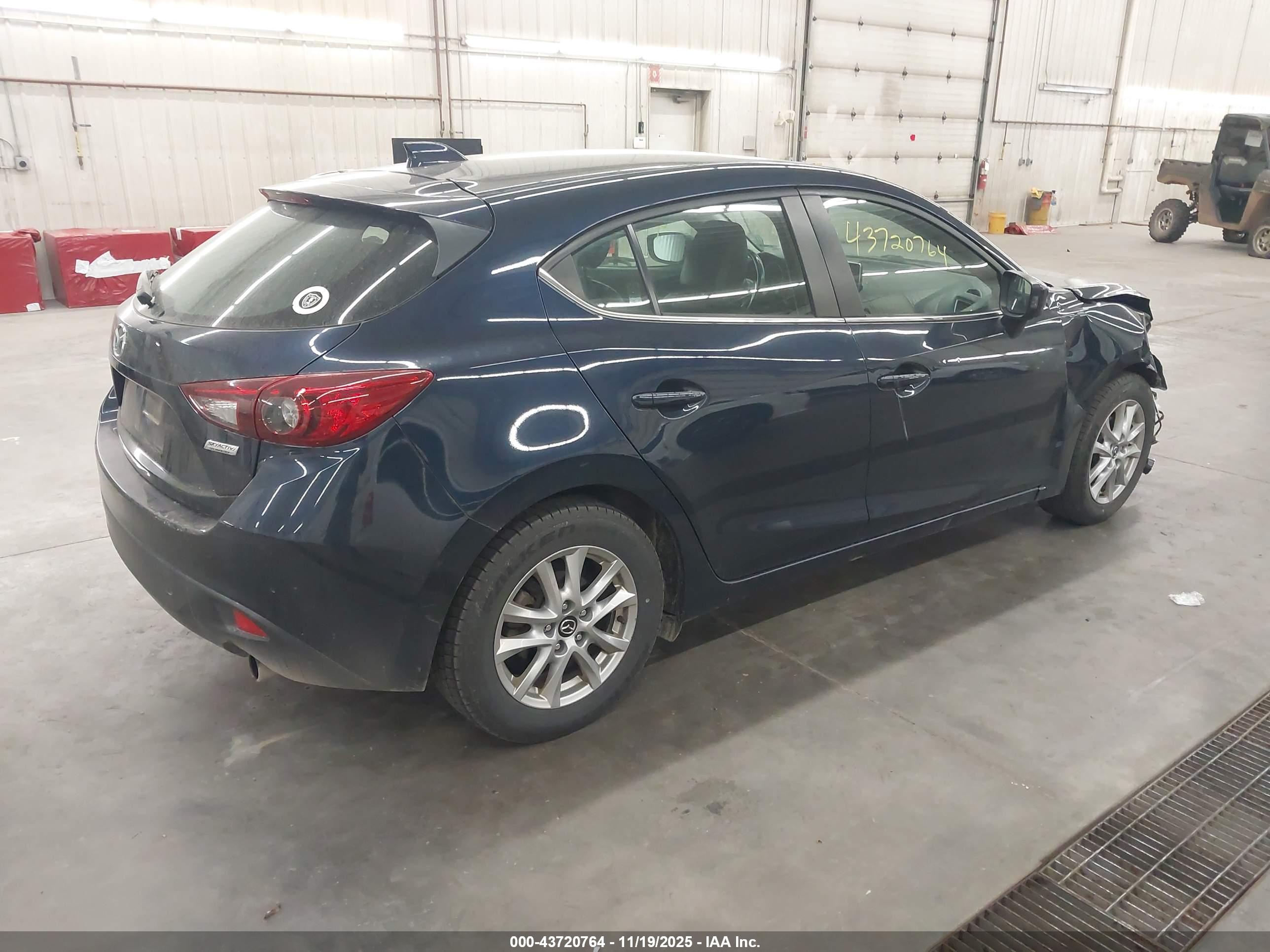 MAZDA MAZDA3 image 4