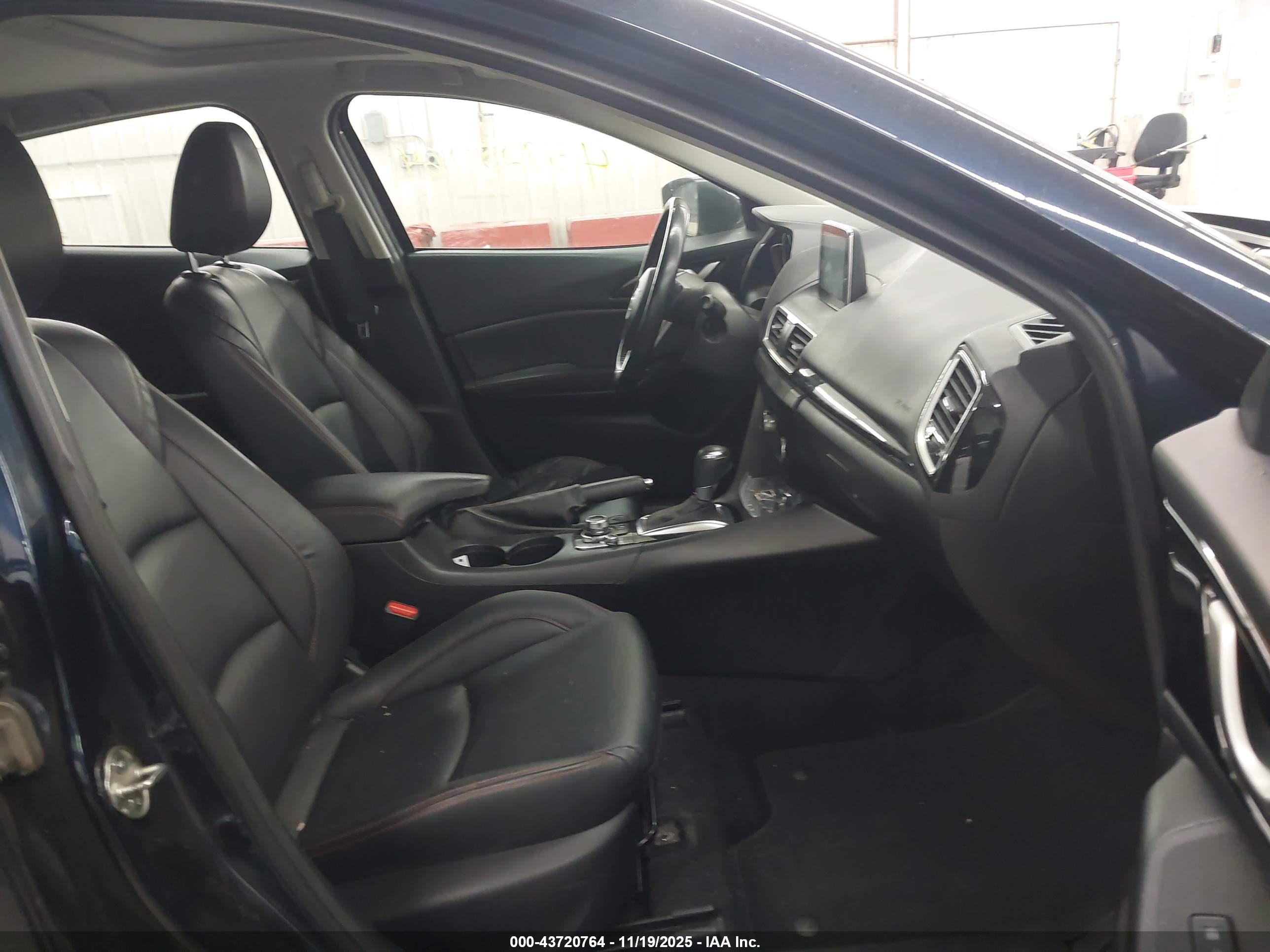 MAZDA MAZDA3 image 5