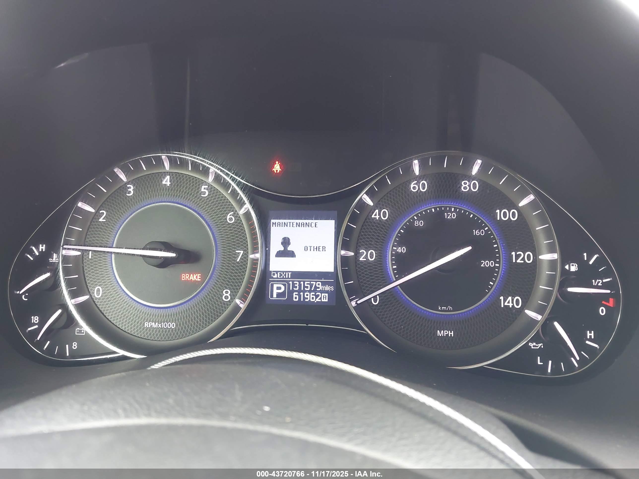 INFINITI QX80 image 7