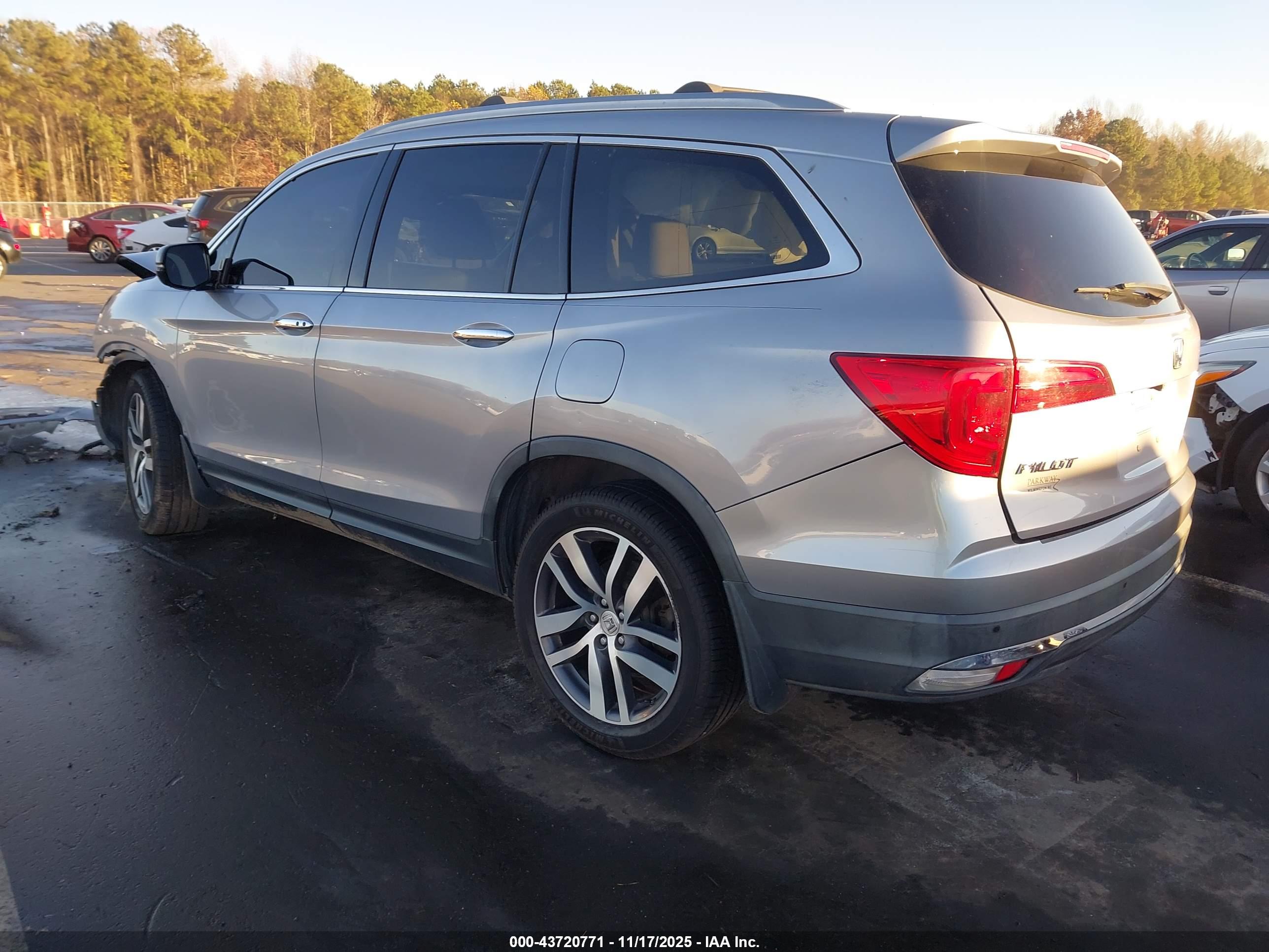 HONDA PILOT image 3