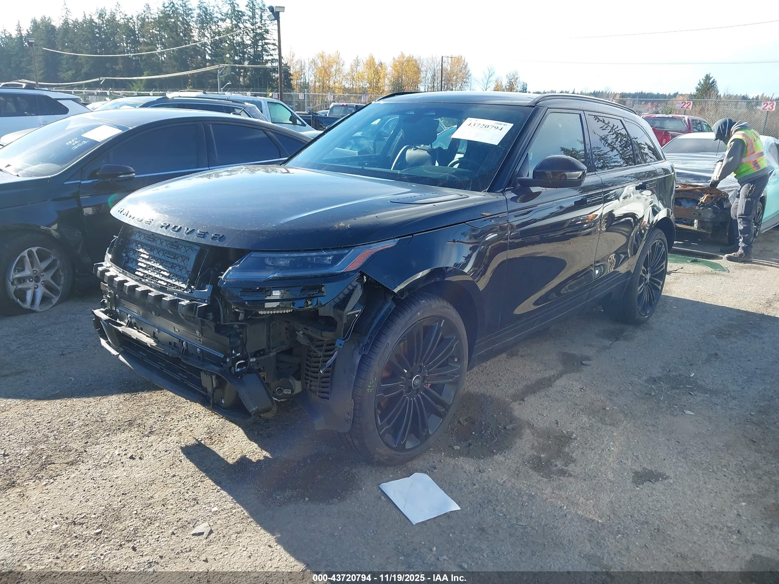 LAND ROVER image 2