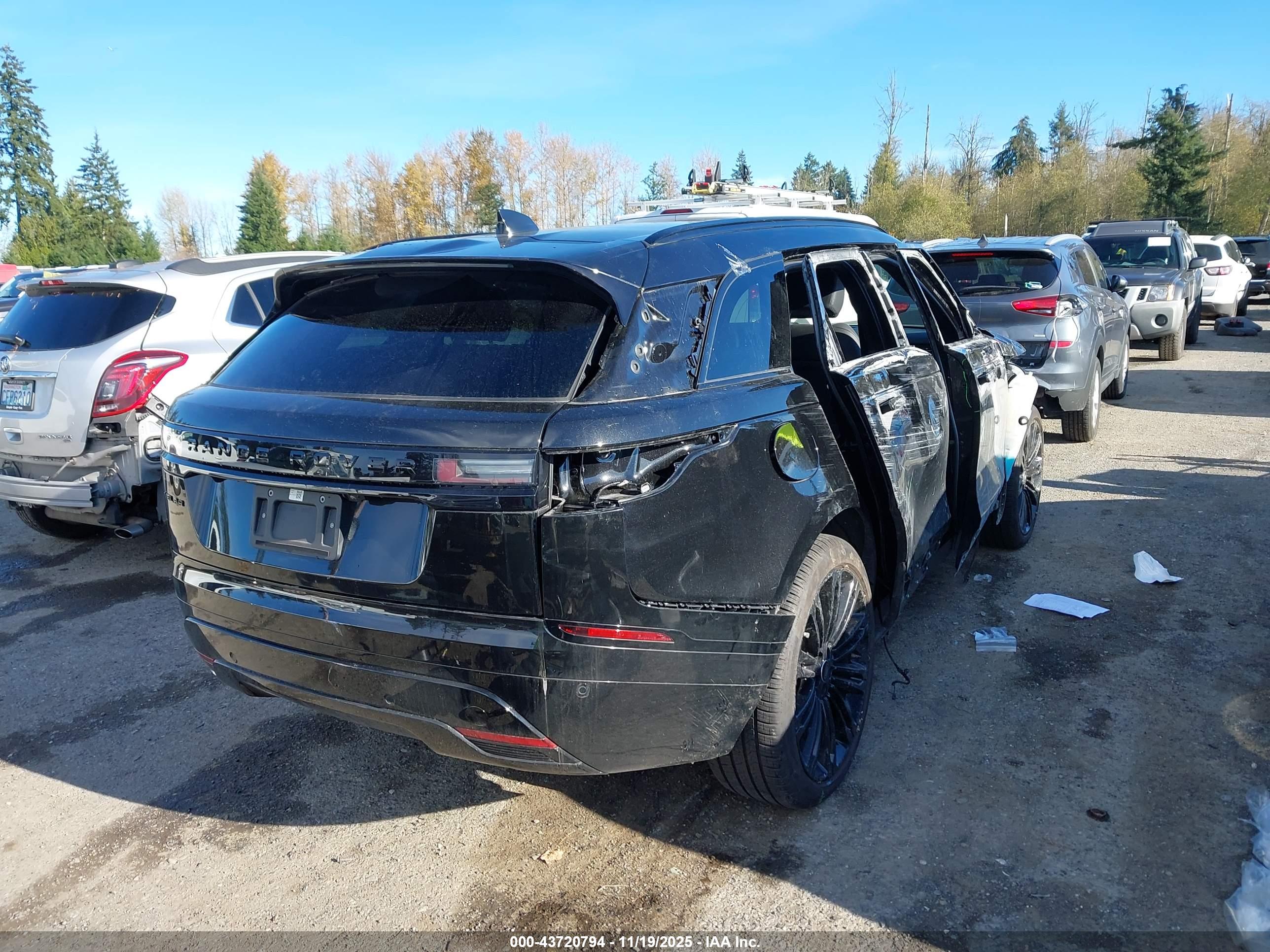 LAND ROVER image 4