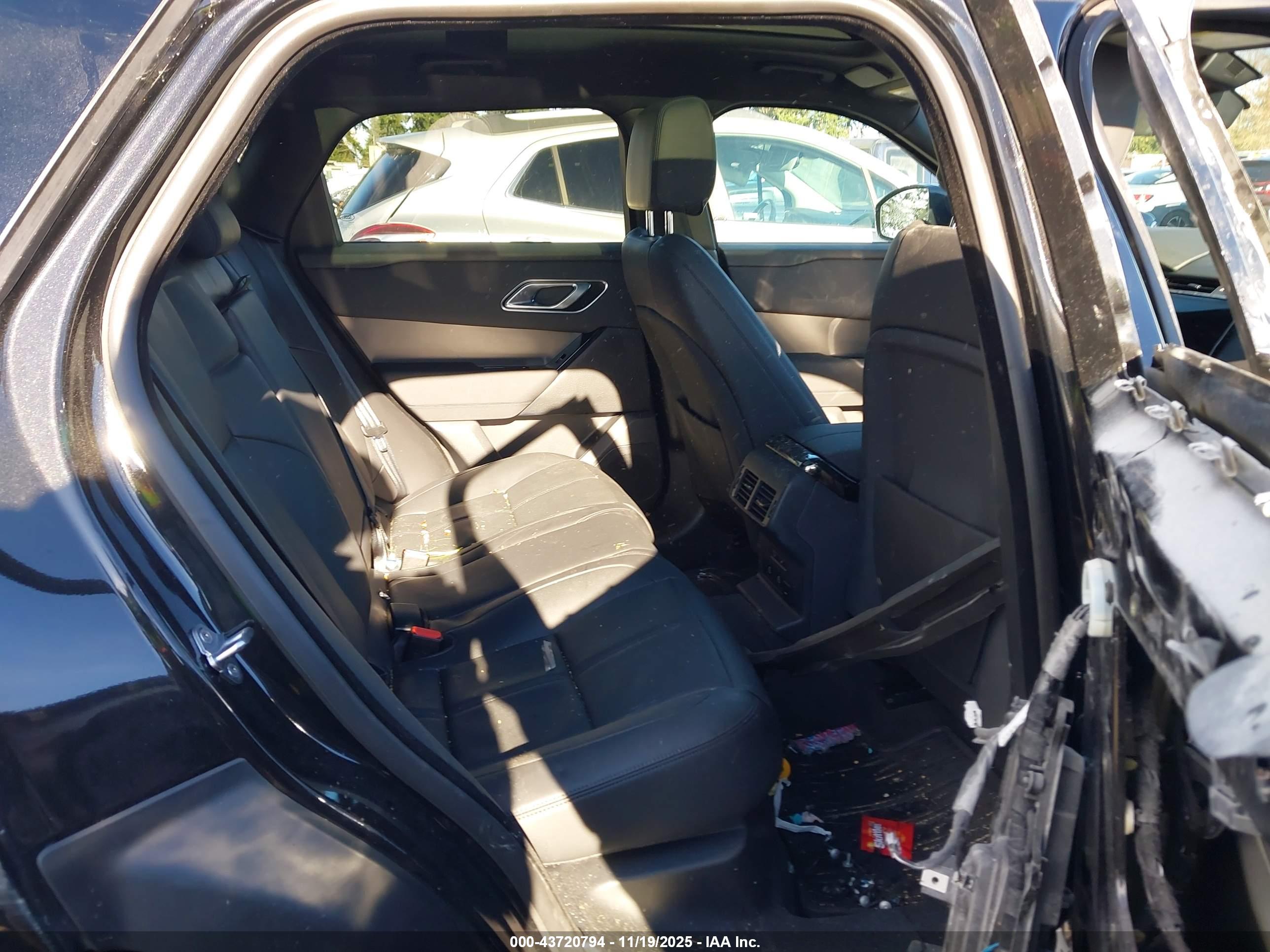 LAND ROVER image 8