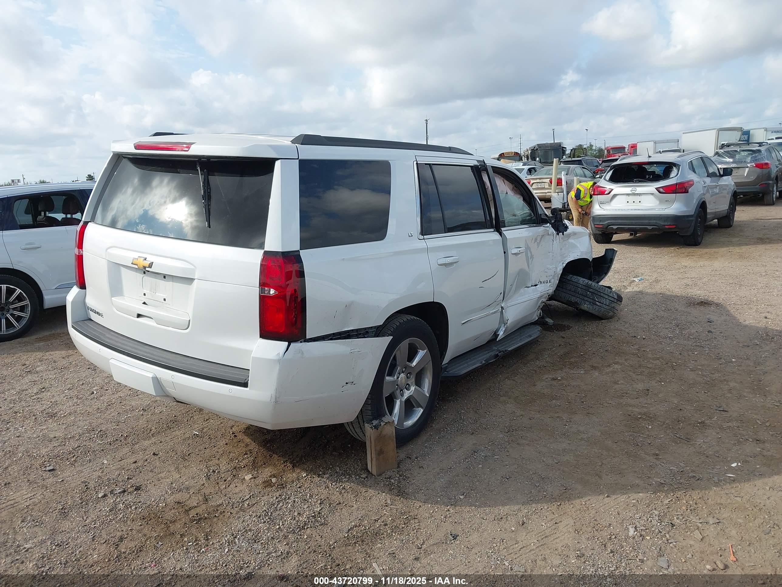 CHEVROLET TAHOE image 4