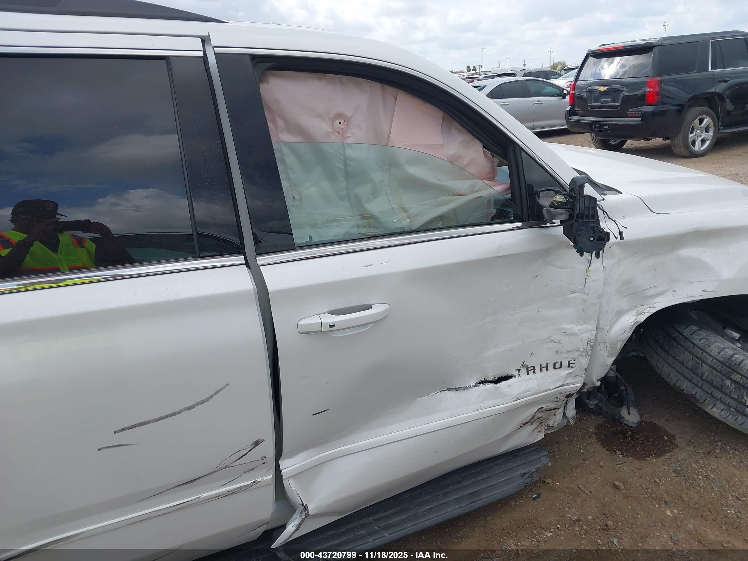 CHEVROLET TAHOE image 5