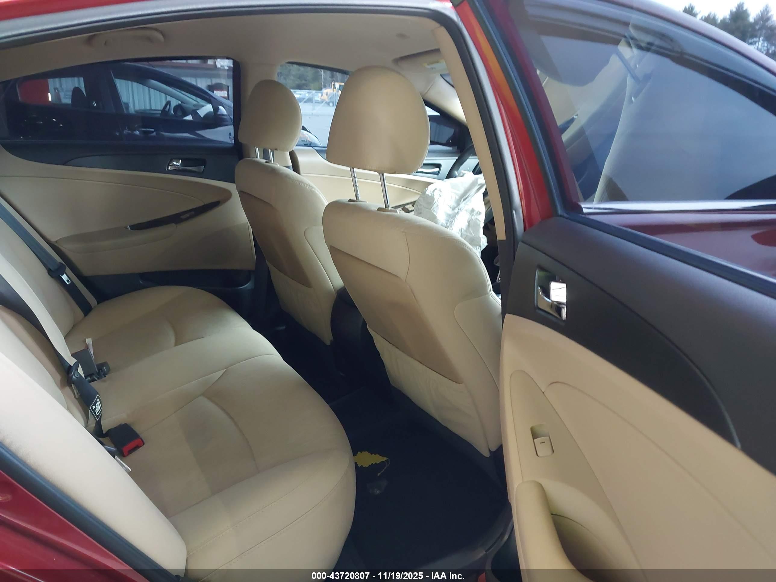 HYUNDAI SONATA image 8