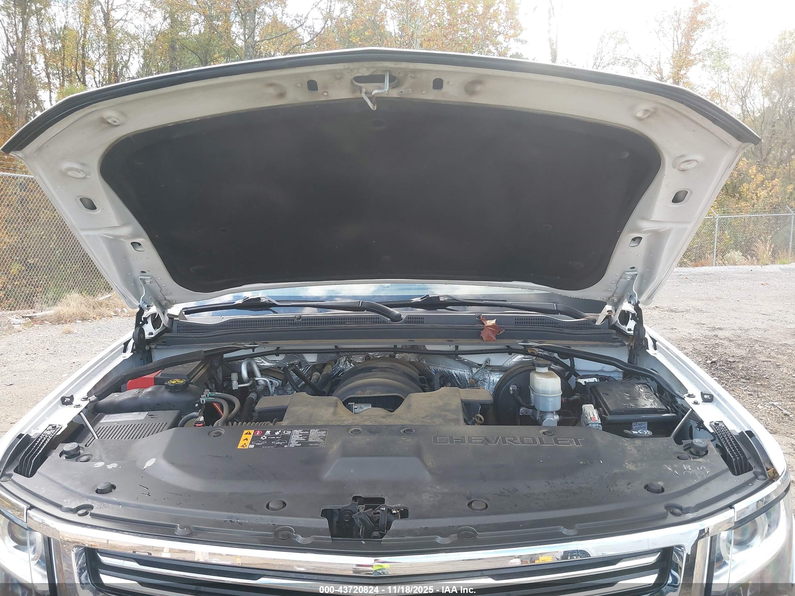 CHEVROLET TAHOE image 10