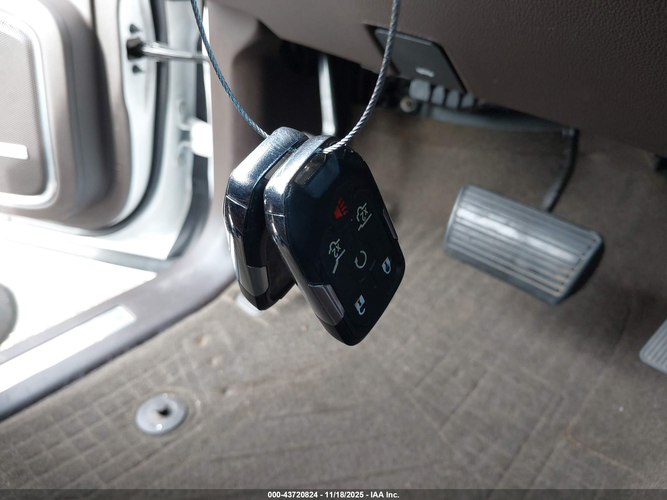 CHEVROLET TAHOE image 11