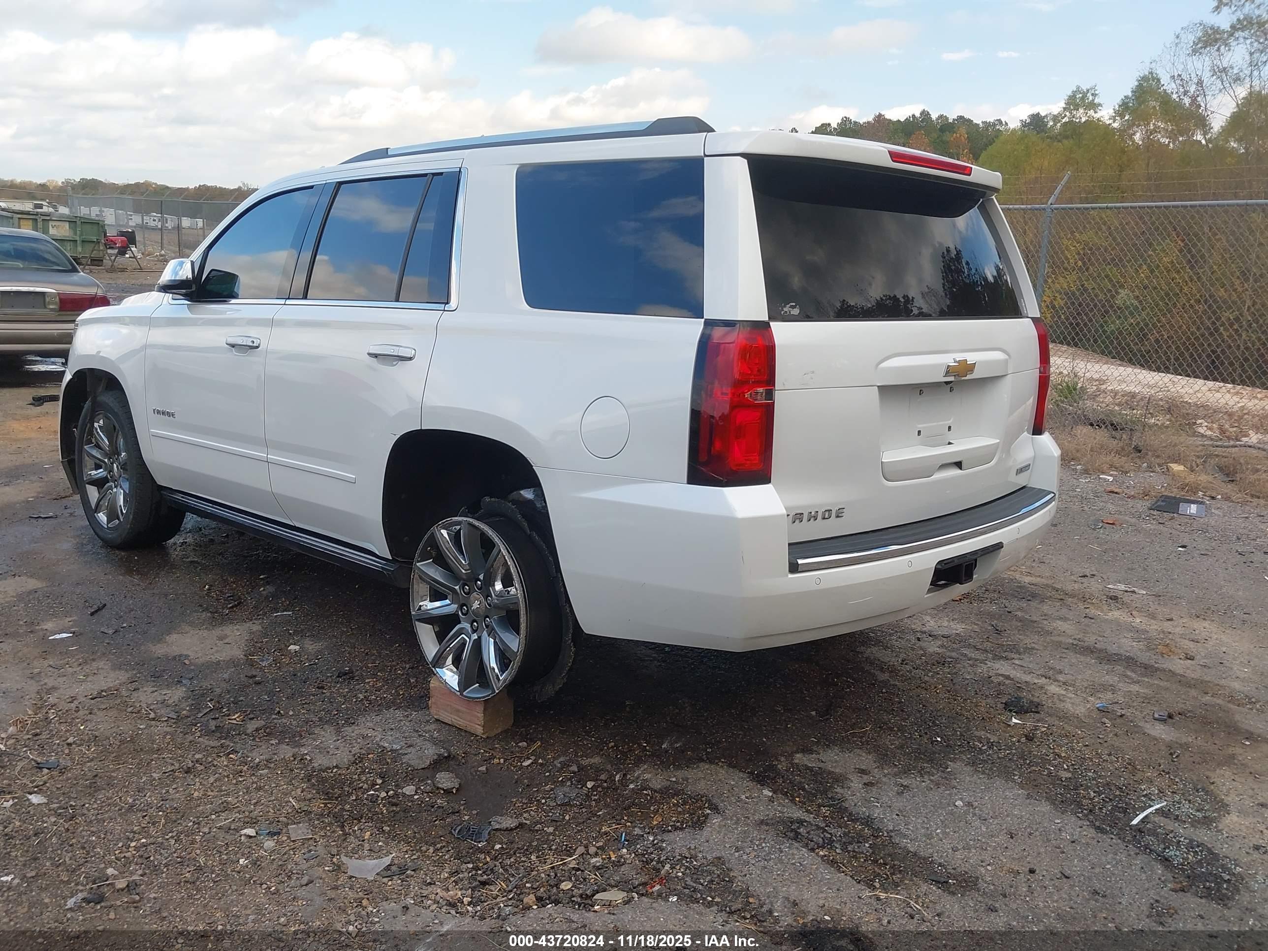 CHEVROLET TAHOE image 3