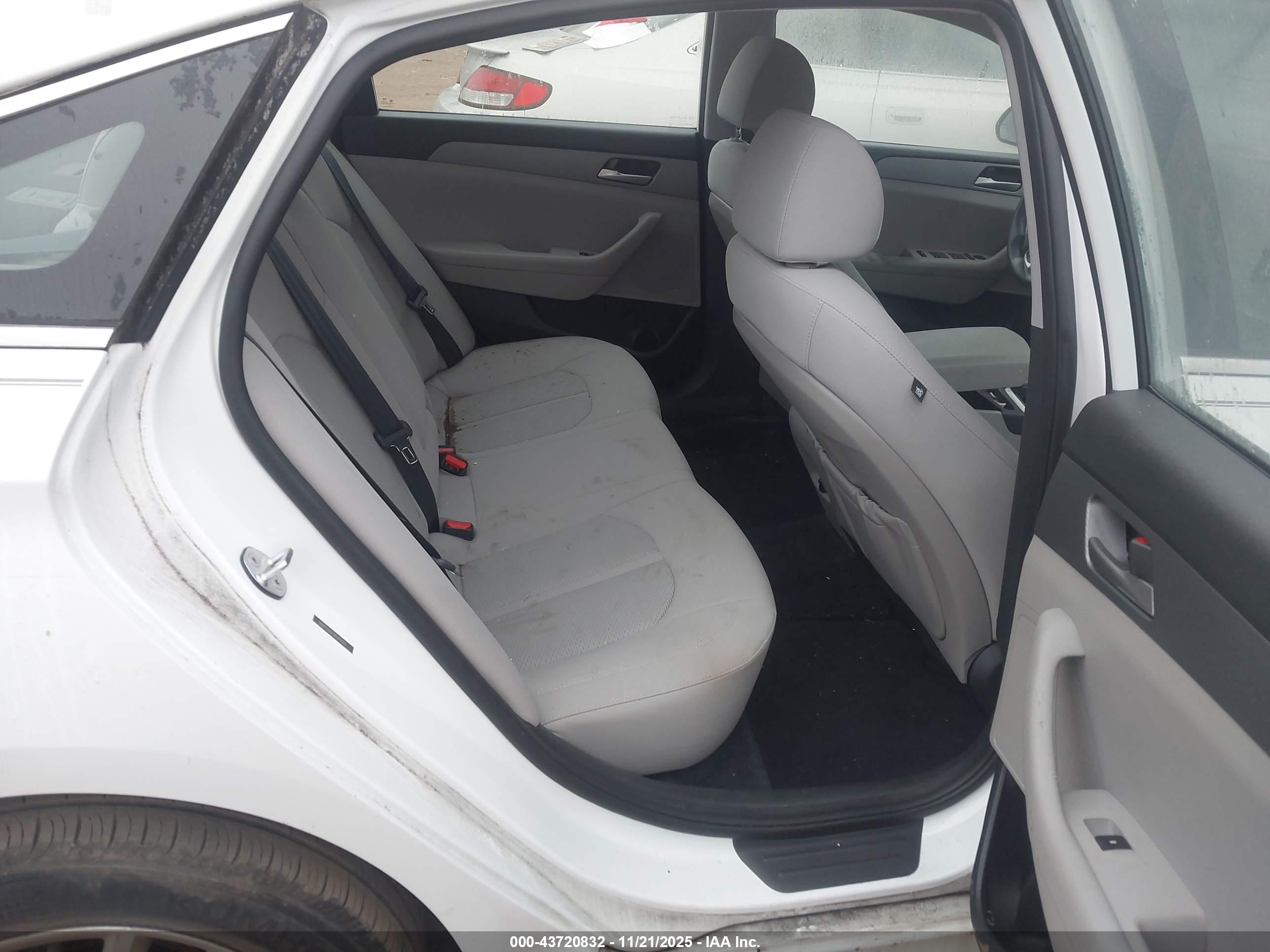 HYUNDAI SONATA image 8