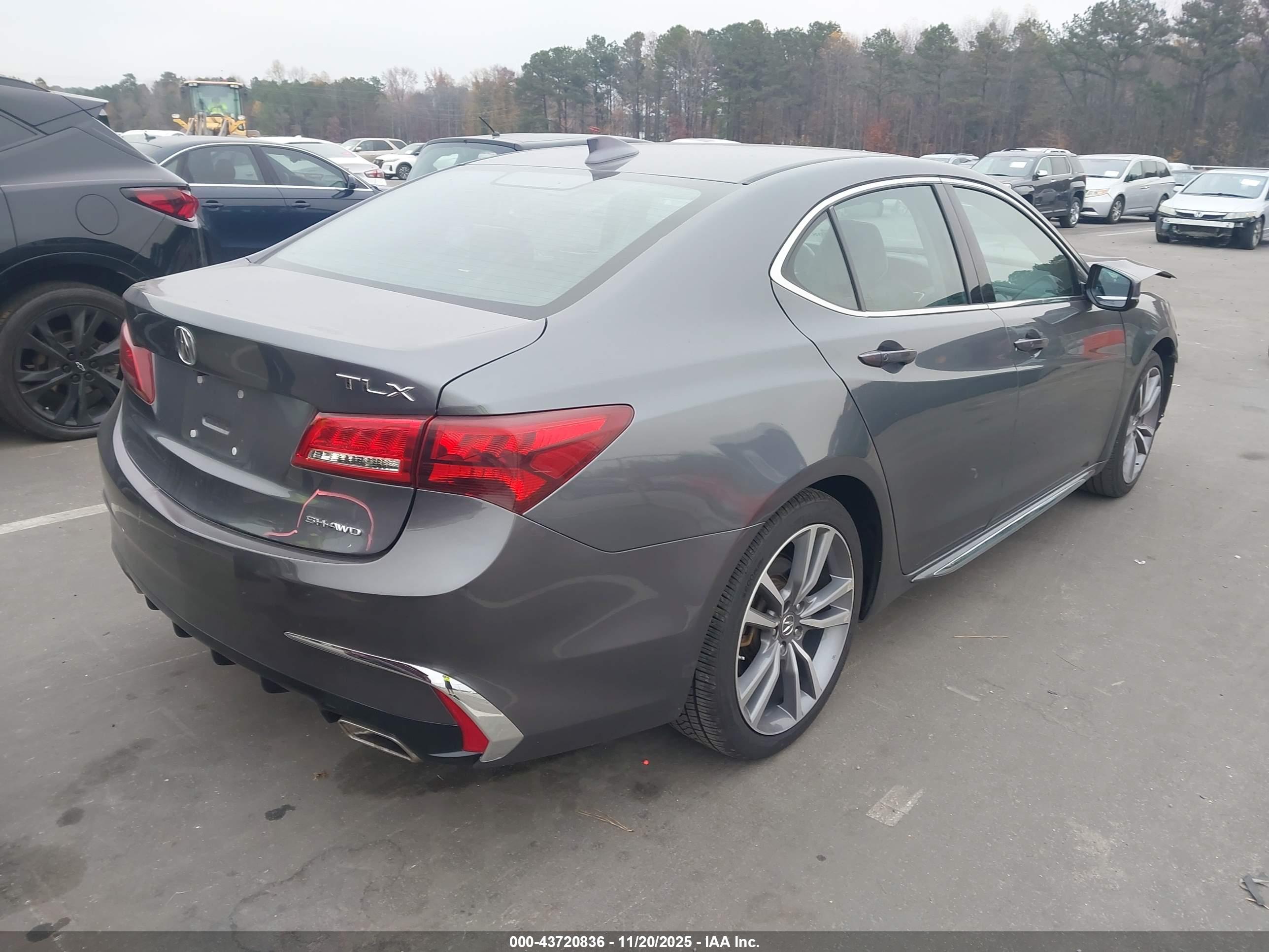 ACURA TLX image 4