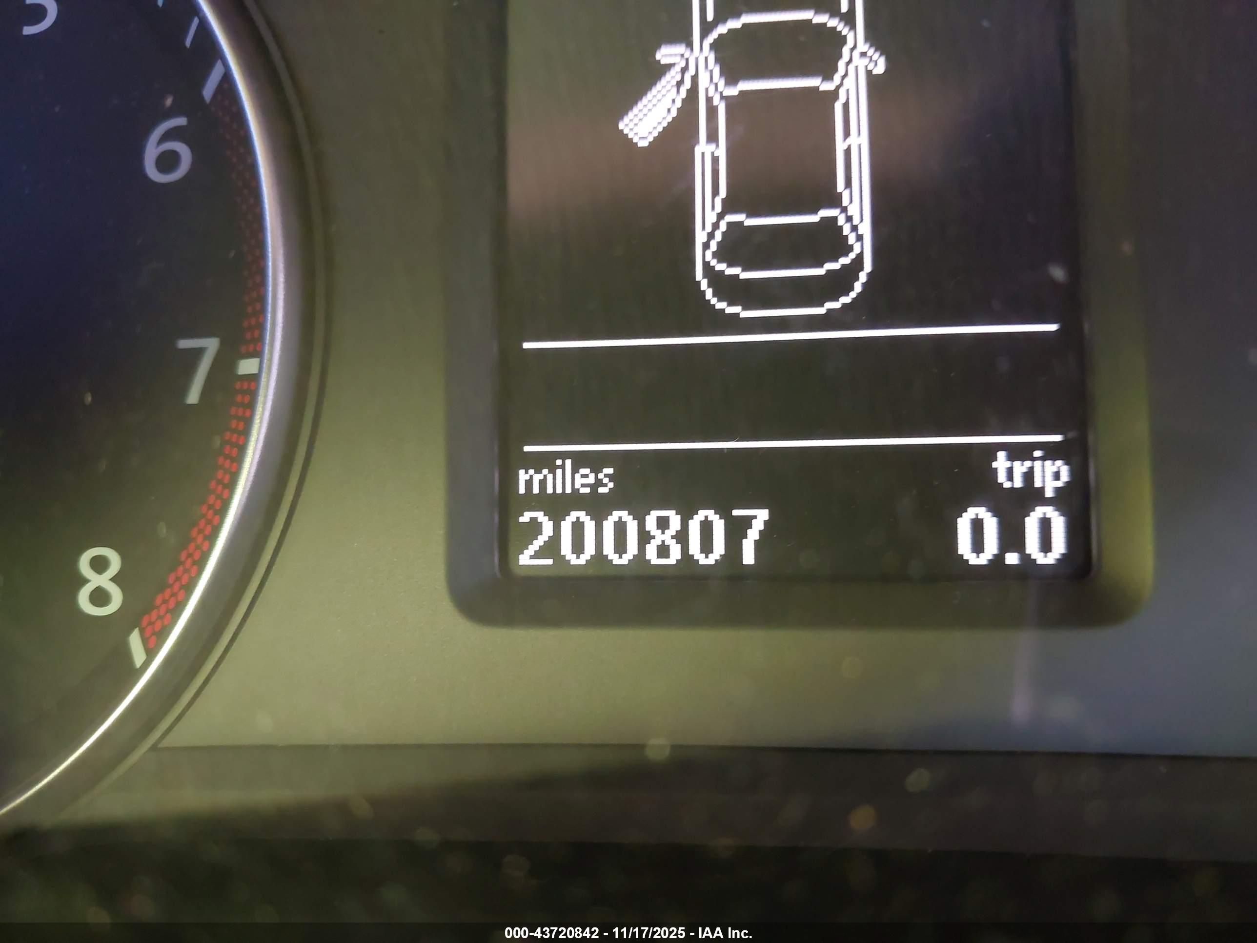 VOLKSWAGEN PASSAT image 7