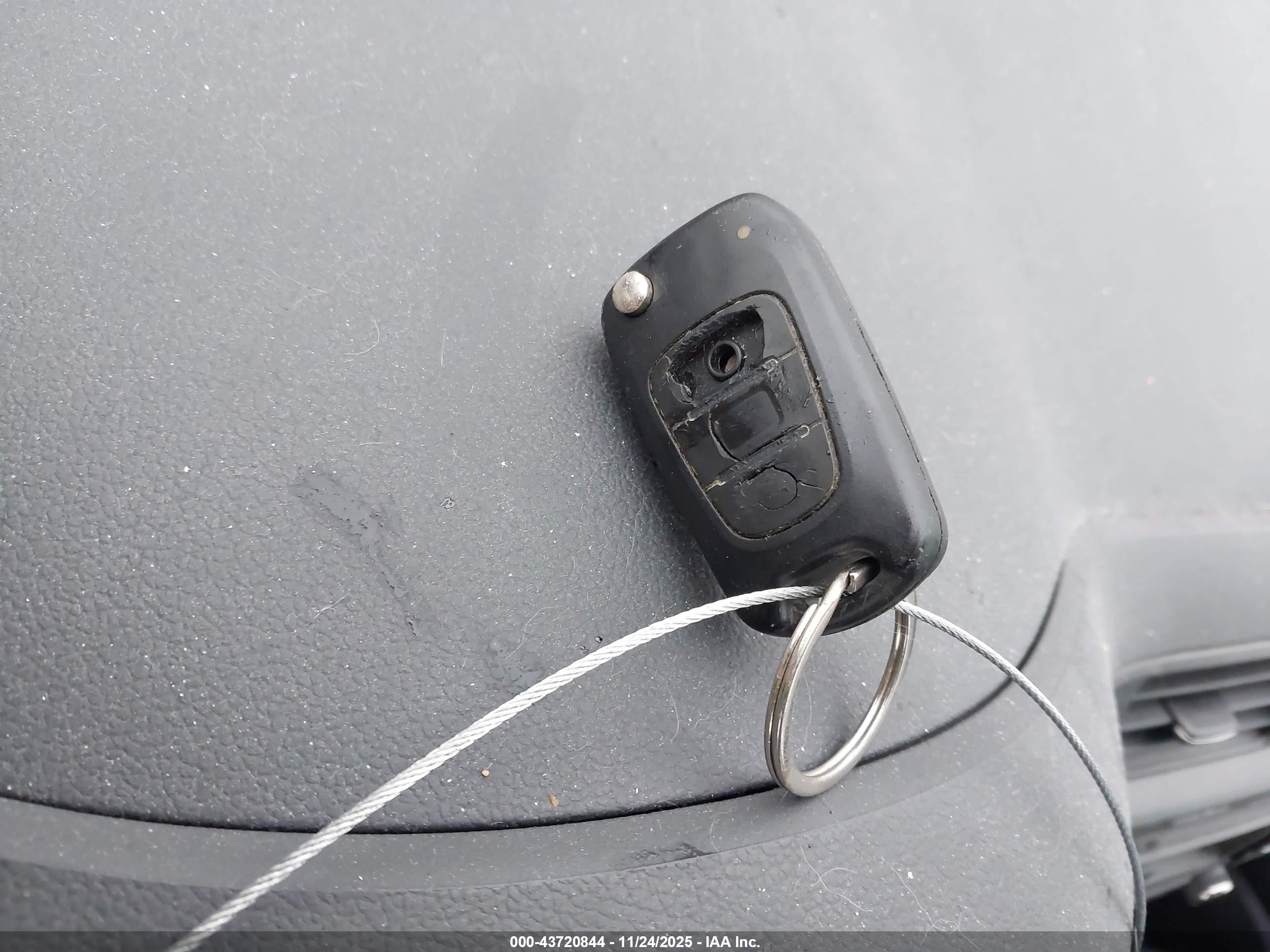 KIA RIO image 11