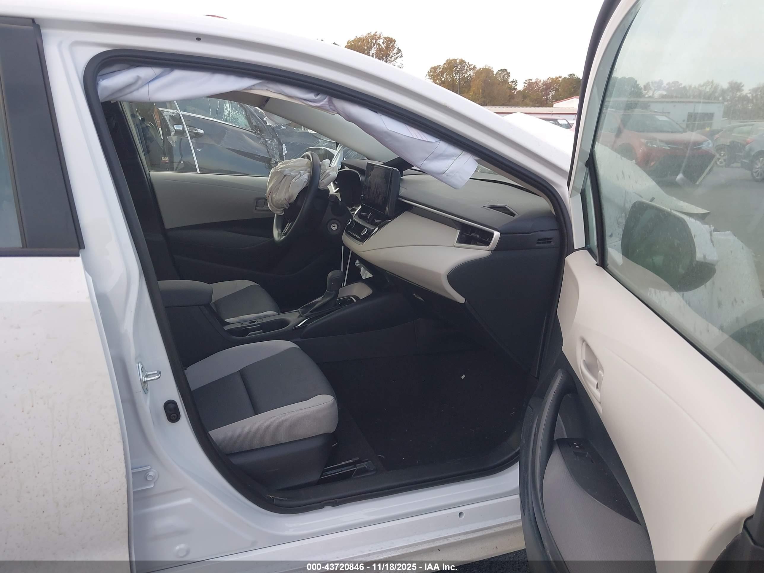 TOYOTA COROLLA image 5