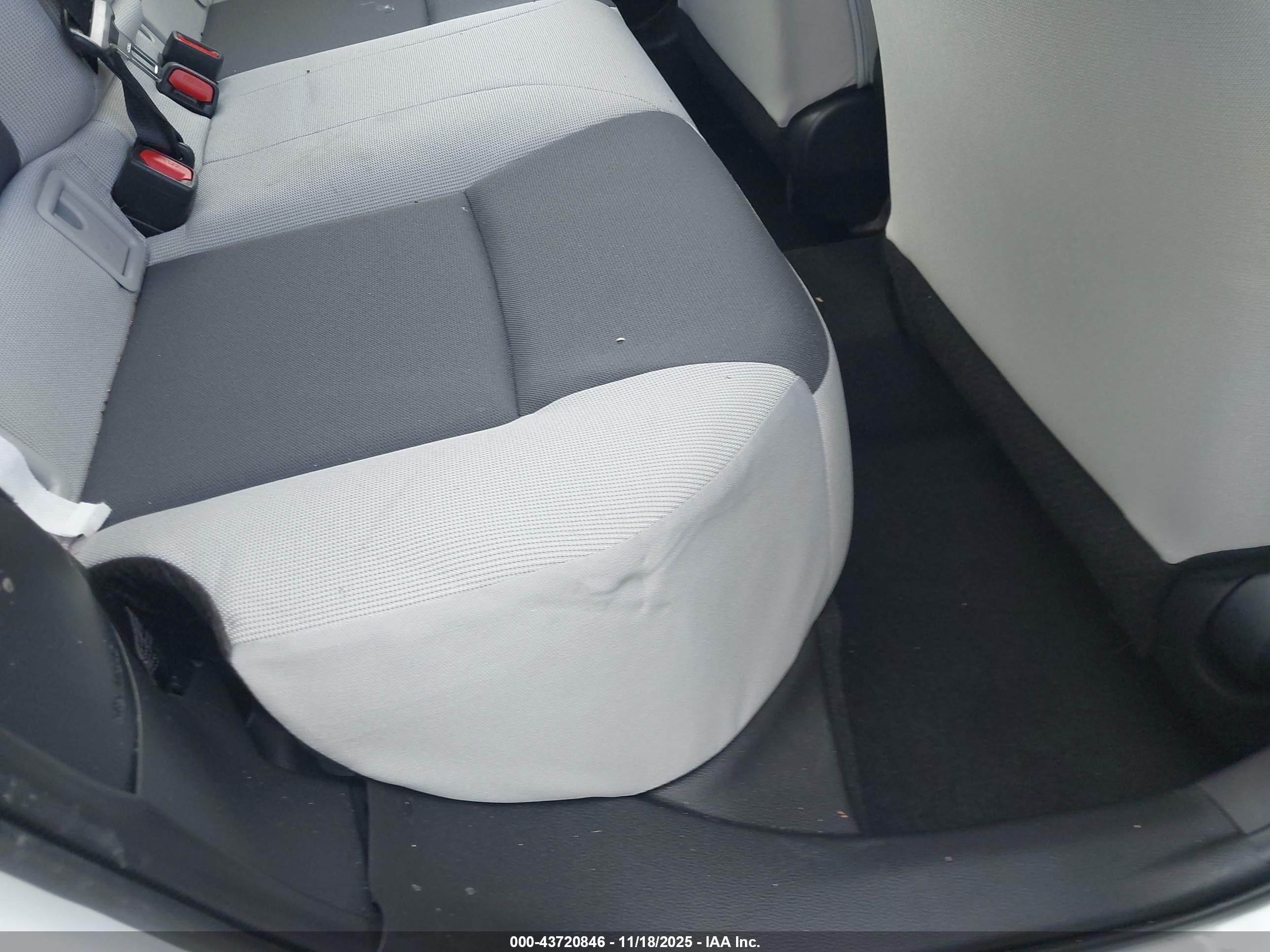TOYOTA COROLLA image 8