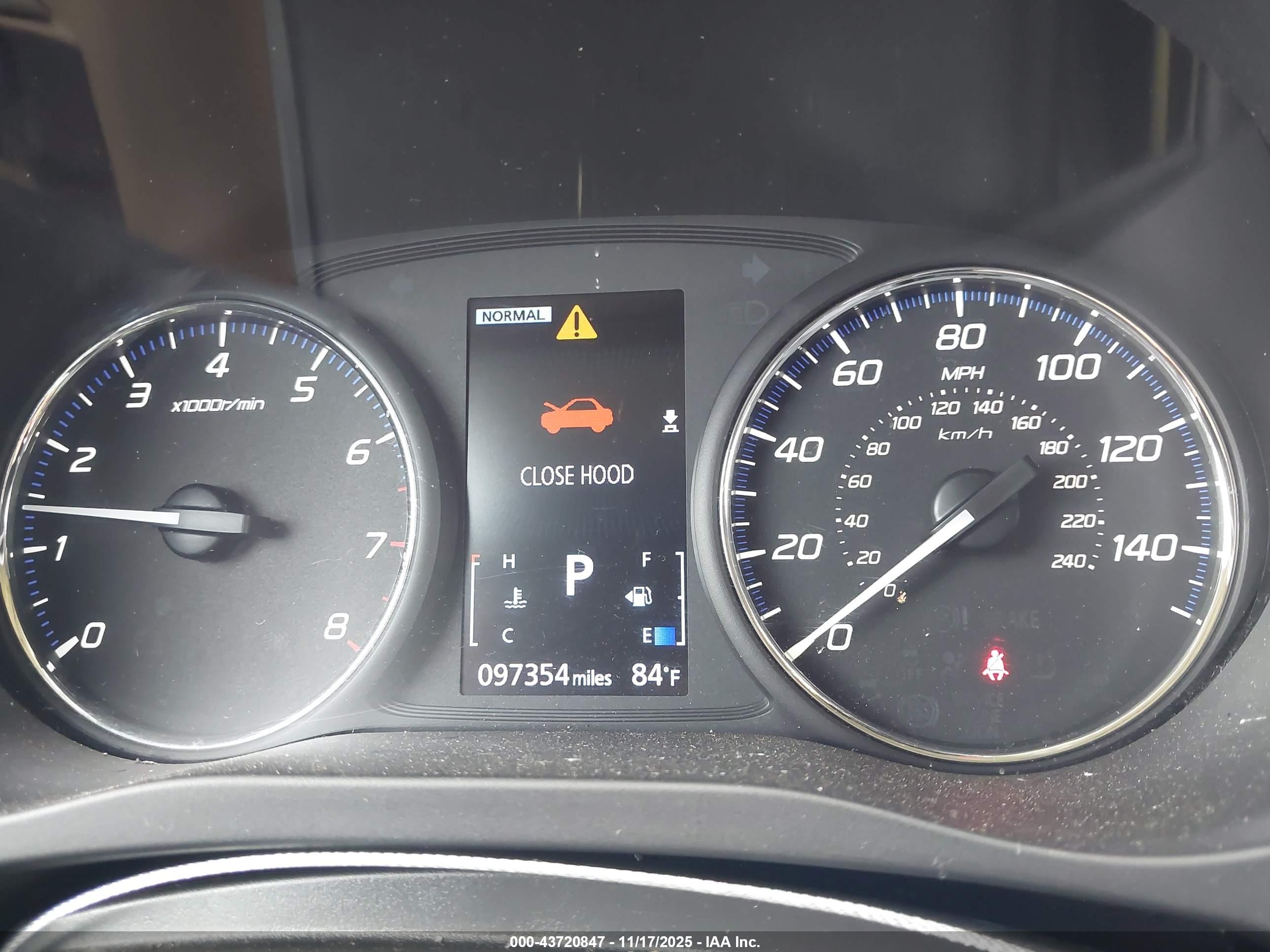 MITSUBISHI OUTLANDER image 7